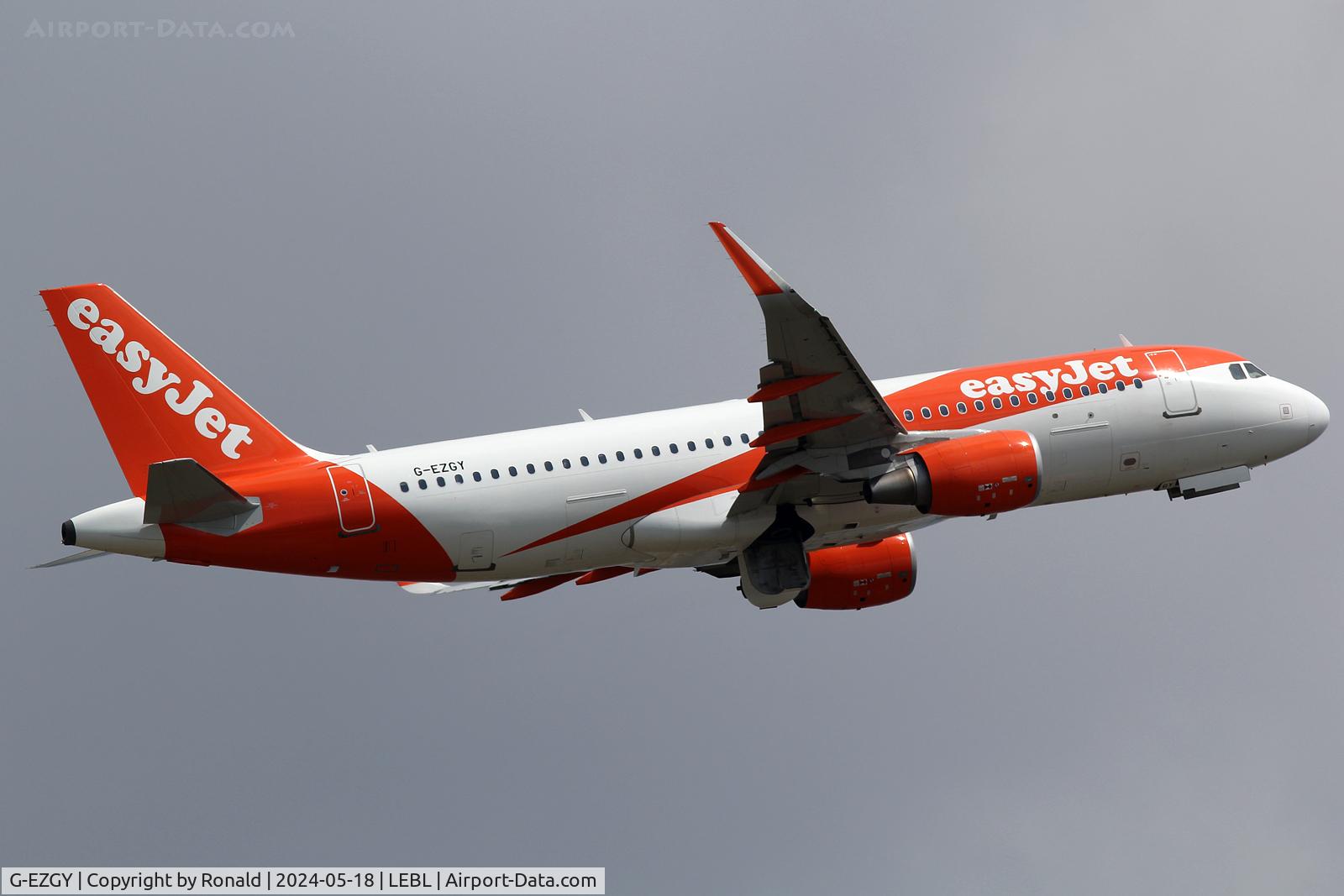 G-EZGY, 2018 Airbus A320-214 C/N 8385, at bcn