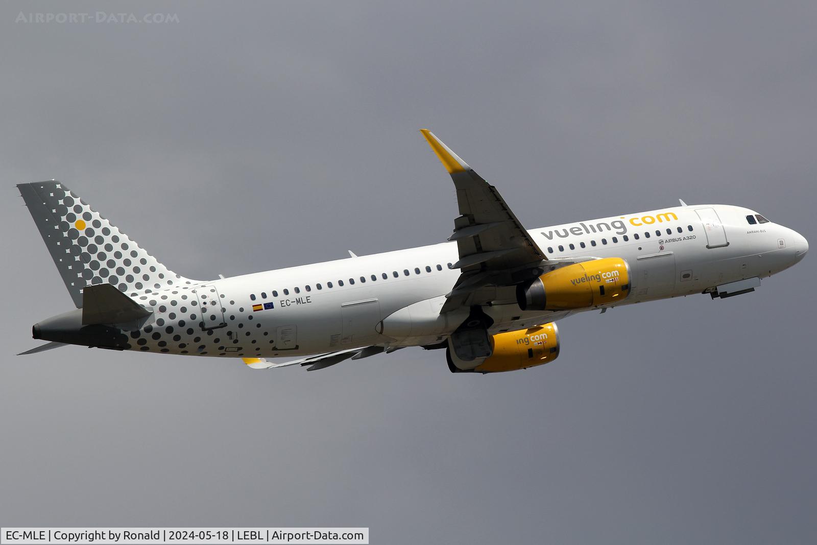 EC-MLE, 2016 Airbus A320-232 C/N 7109, at bcn