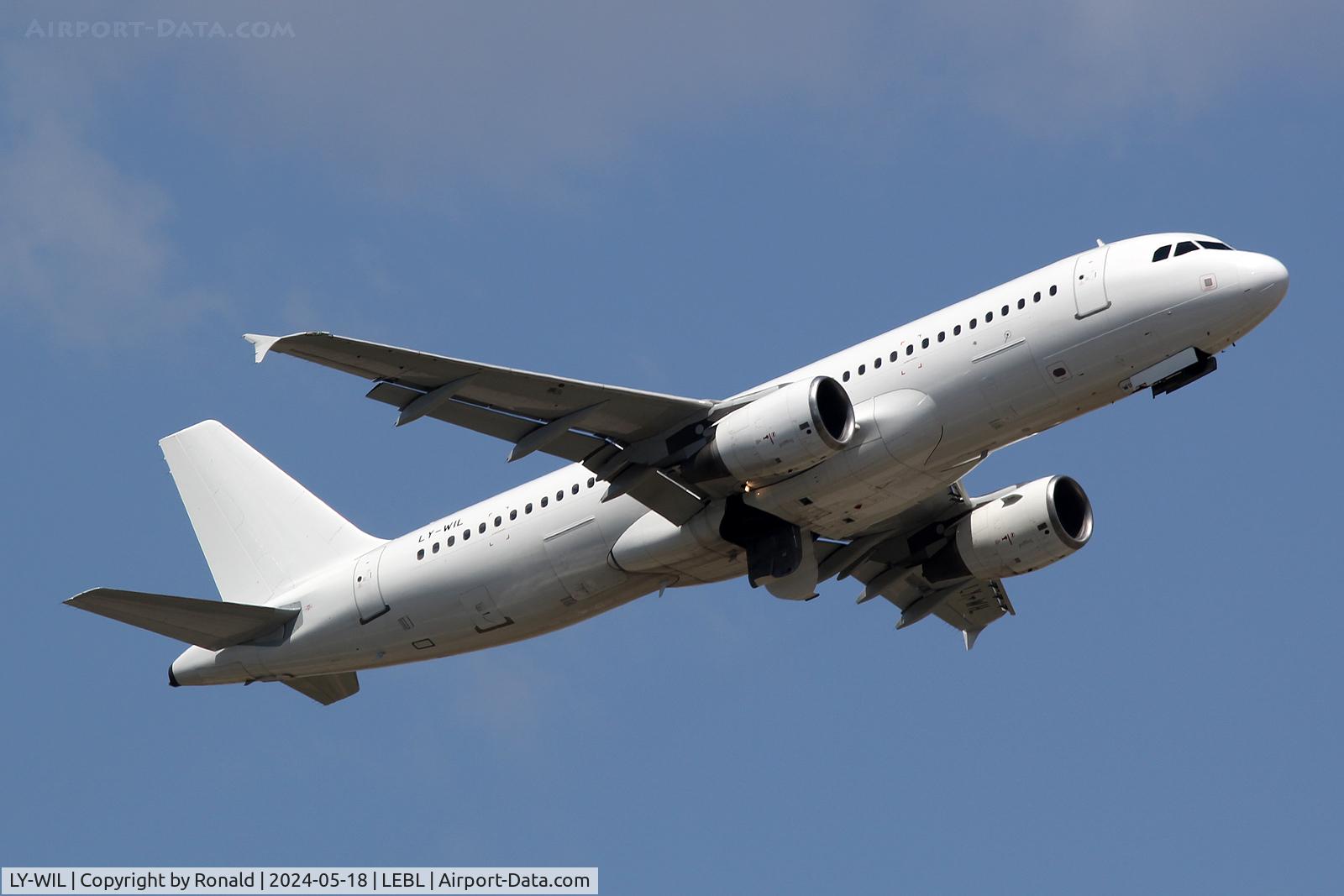LY-WIL, 2007 Airbus A320-214 C/N 3138, at bcn