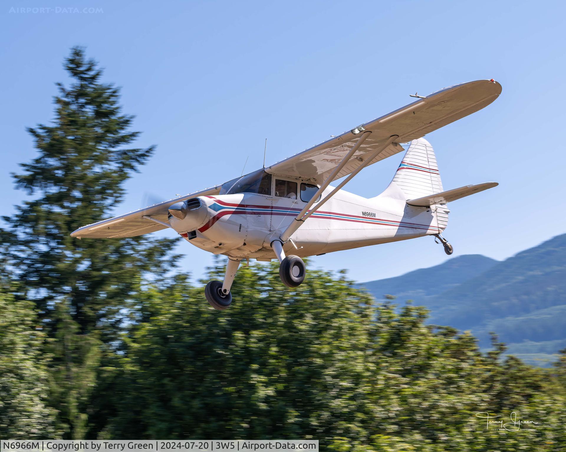 N6966M, 1949 Stinson 108-3 Voyager C/N 108-4966, 2024 CONCRETE FLY-IN
