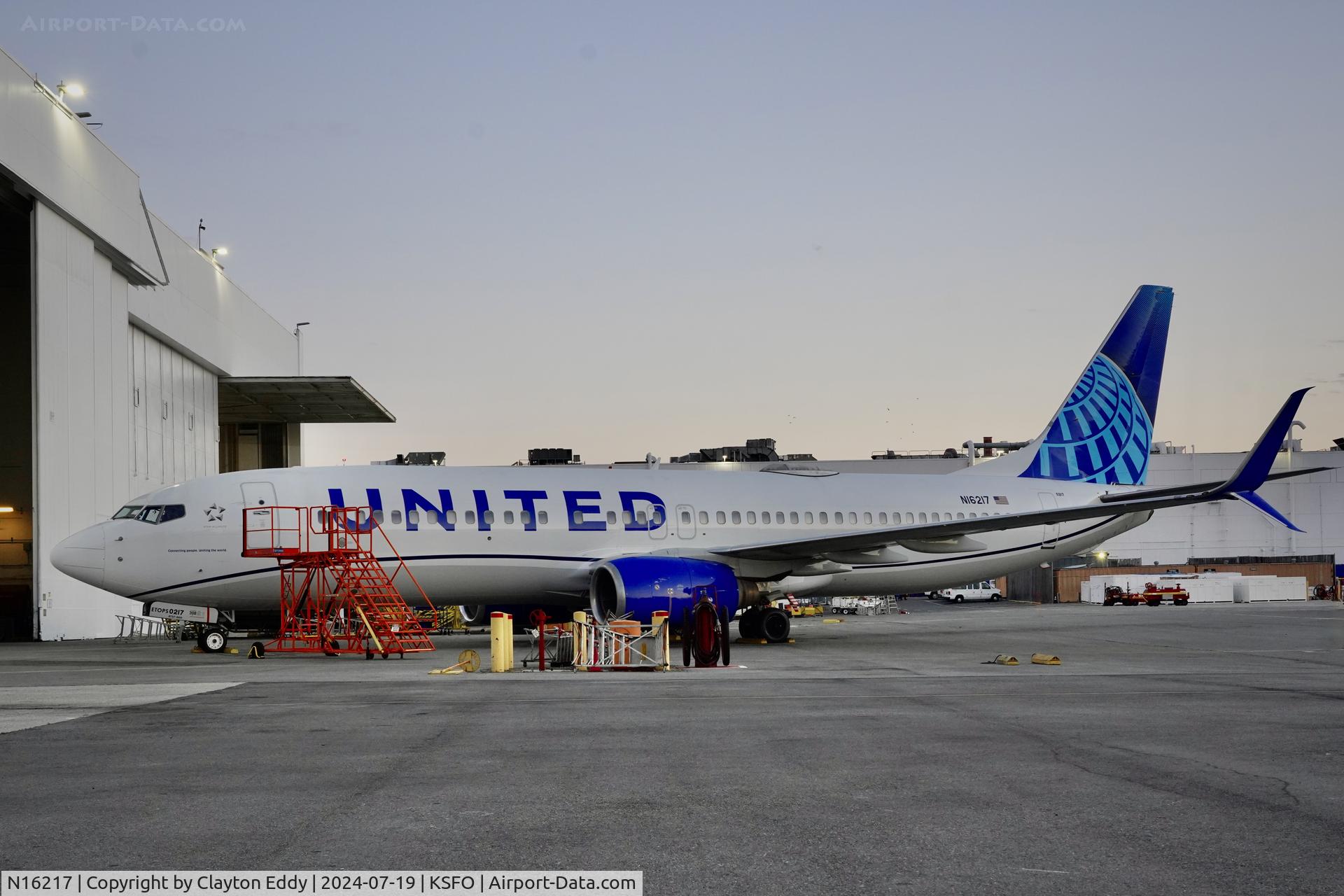N16217, 1998 Boeing 737-824 C/N 28777, SFO 2024.
