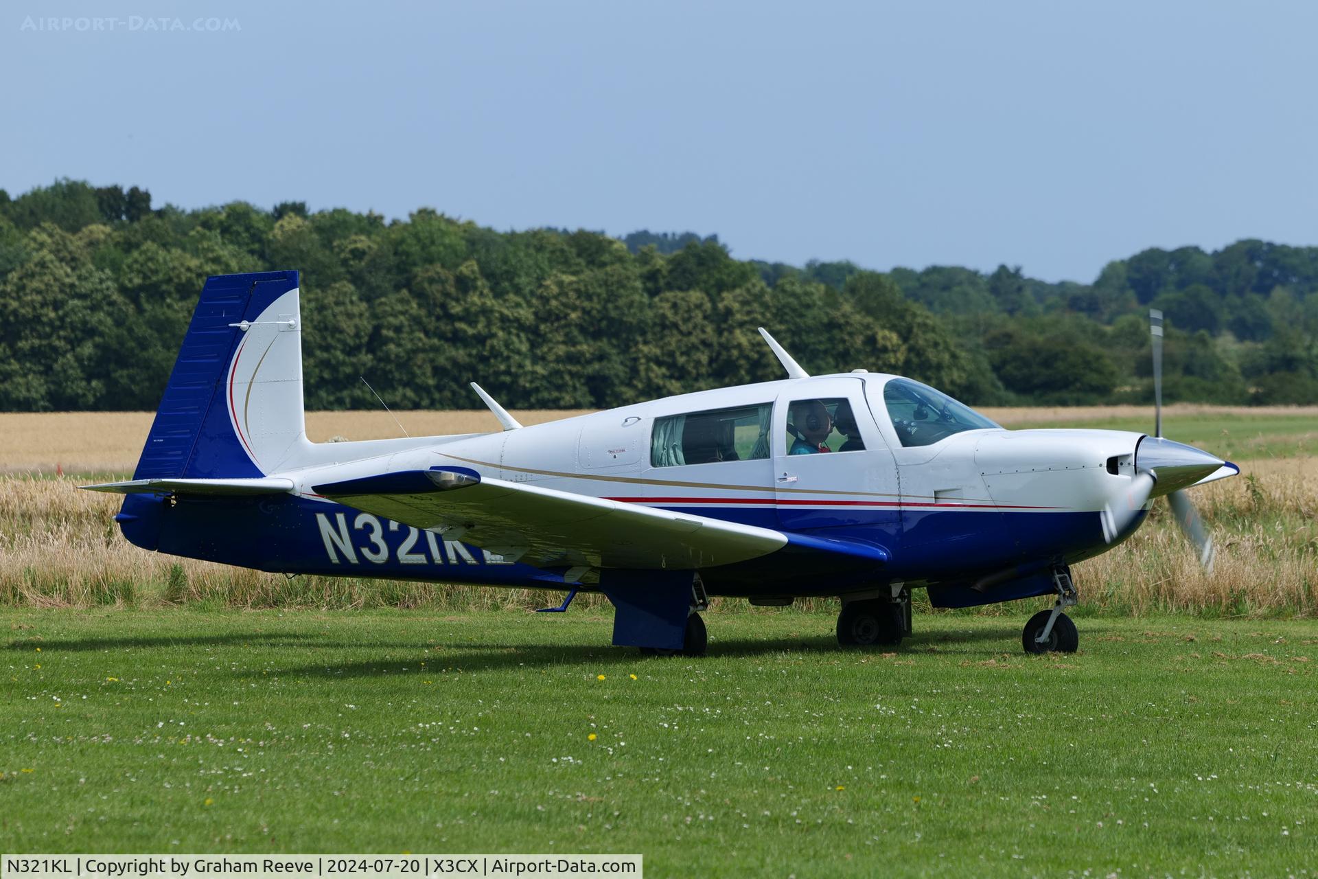 N321KL, 1981 Mooney M20J 201 C/N 24-1102, Just landed at Northrepps.