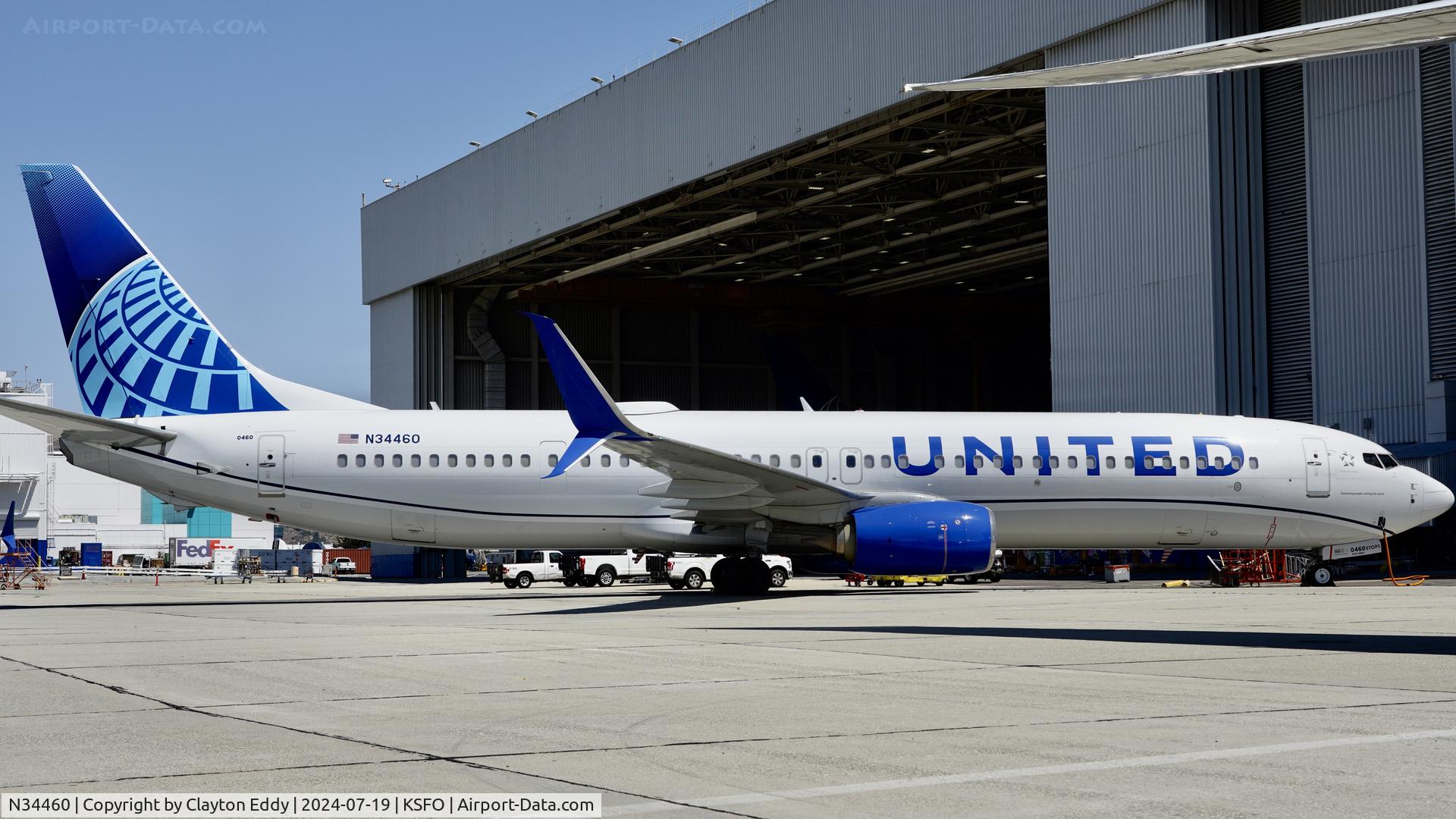 N34460, 2012 Boeing 737-924/ER C/N 37200, CrowdStrike parking SFO 2024.