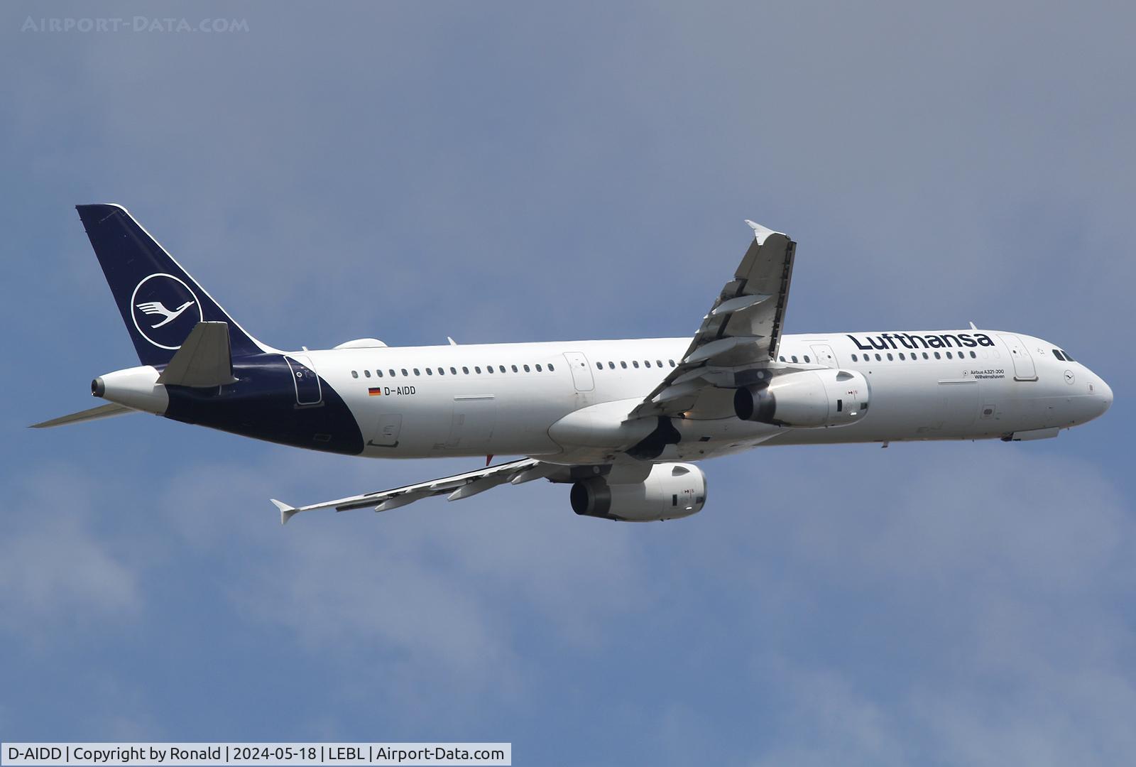 D-AIDD, 2010 Airbus A321-231 C/N 4585, at bcn