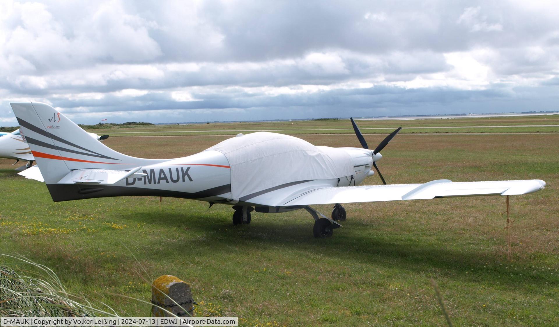 D-MAUK, JMB Aircraft VL-3 Evolution, parking