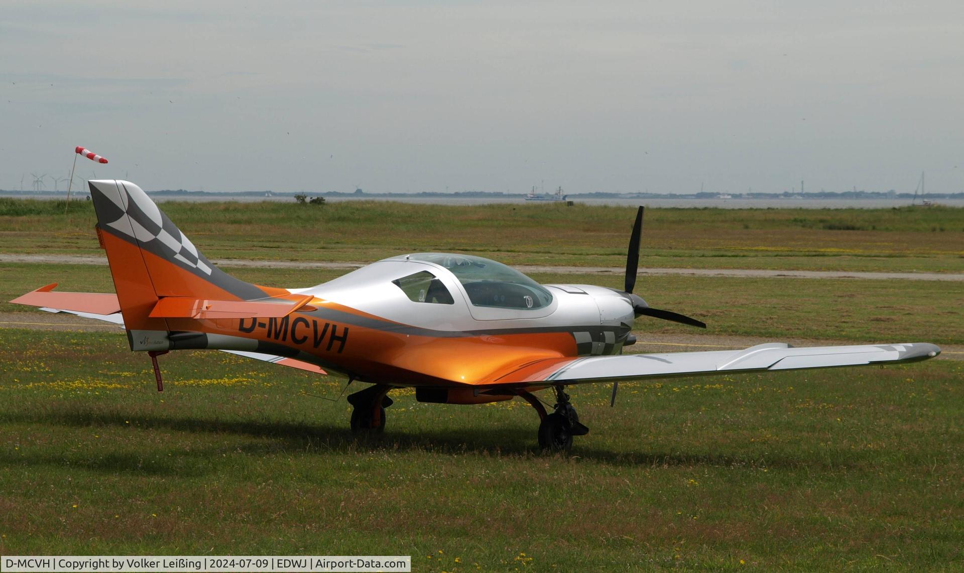 D-MCVH, JMB Aircraft VL-3 Evolution, parking
