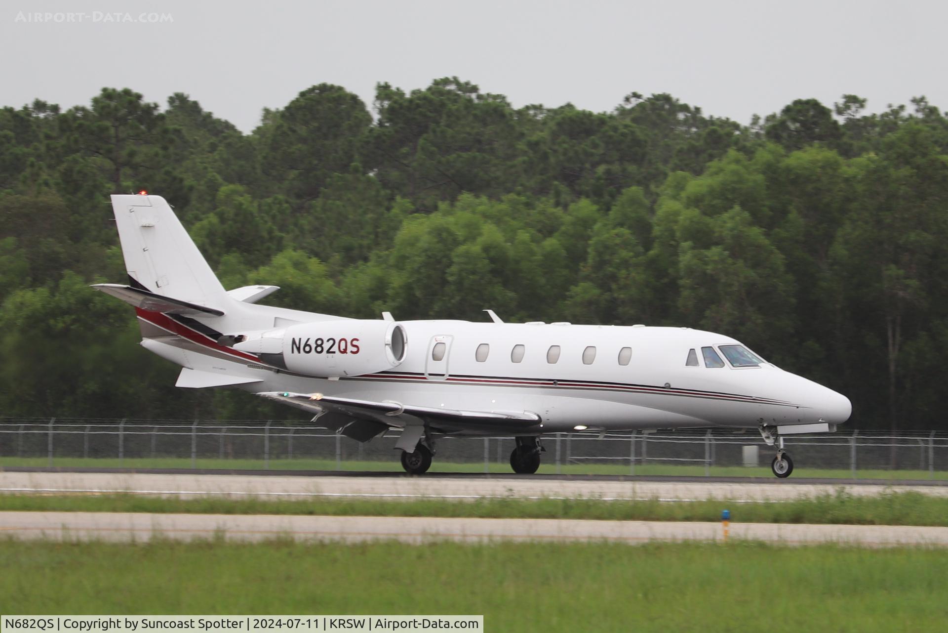 N682QS, 2006 Cessna 560XL C/N 560-5654, NetJets Flight 682 arrives at Southwest Florida International Airport following flight from St Petersburg-Clearwater International Airport