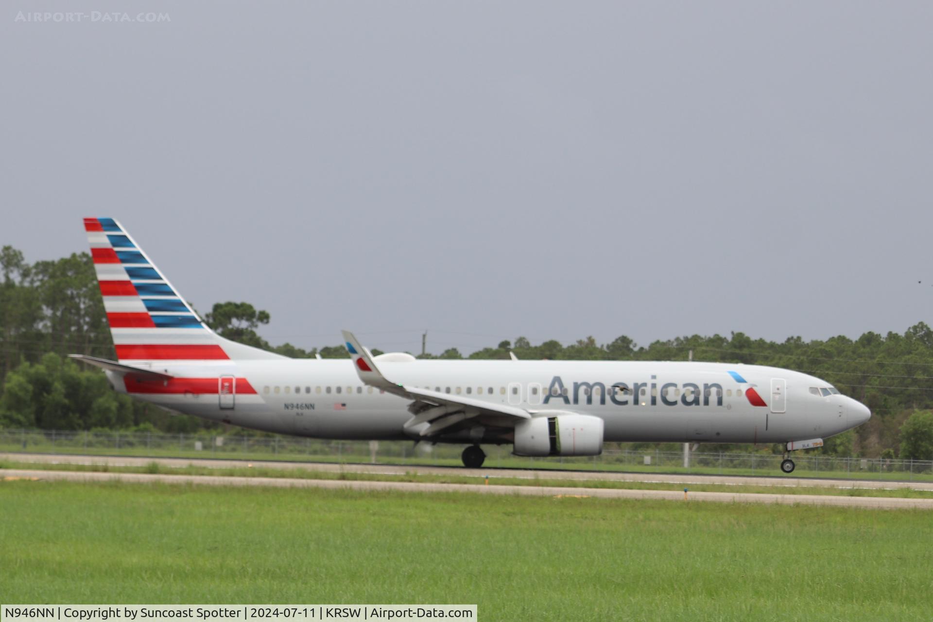 N946NN, 2014 Boeing 737-823 C/N 33234, American Flight 487 arrives at Southwest Florida International Airport following flight from Philadelphia International Airport