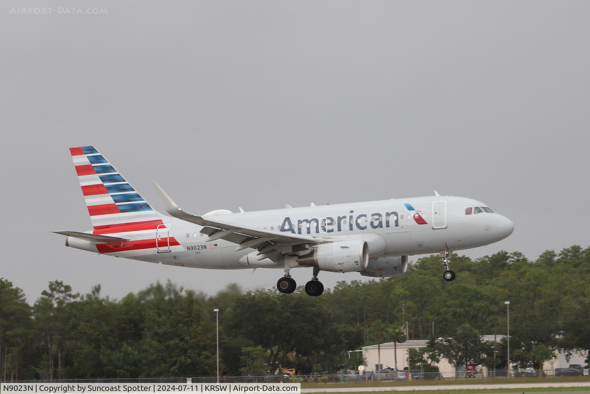 N9023N, 2014 Airbus A319-115 C/N 6349, American Flight 2019 arrives at Southwest Florida International Airport following flight from Reagan National Airport