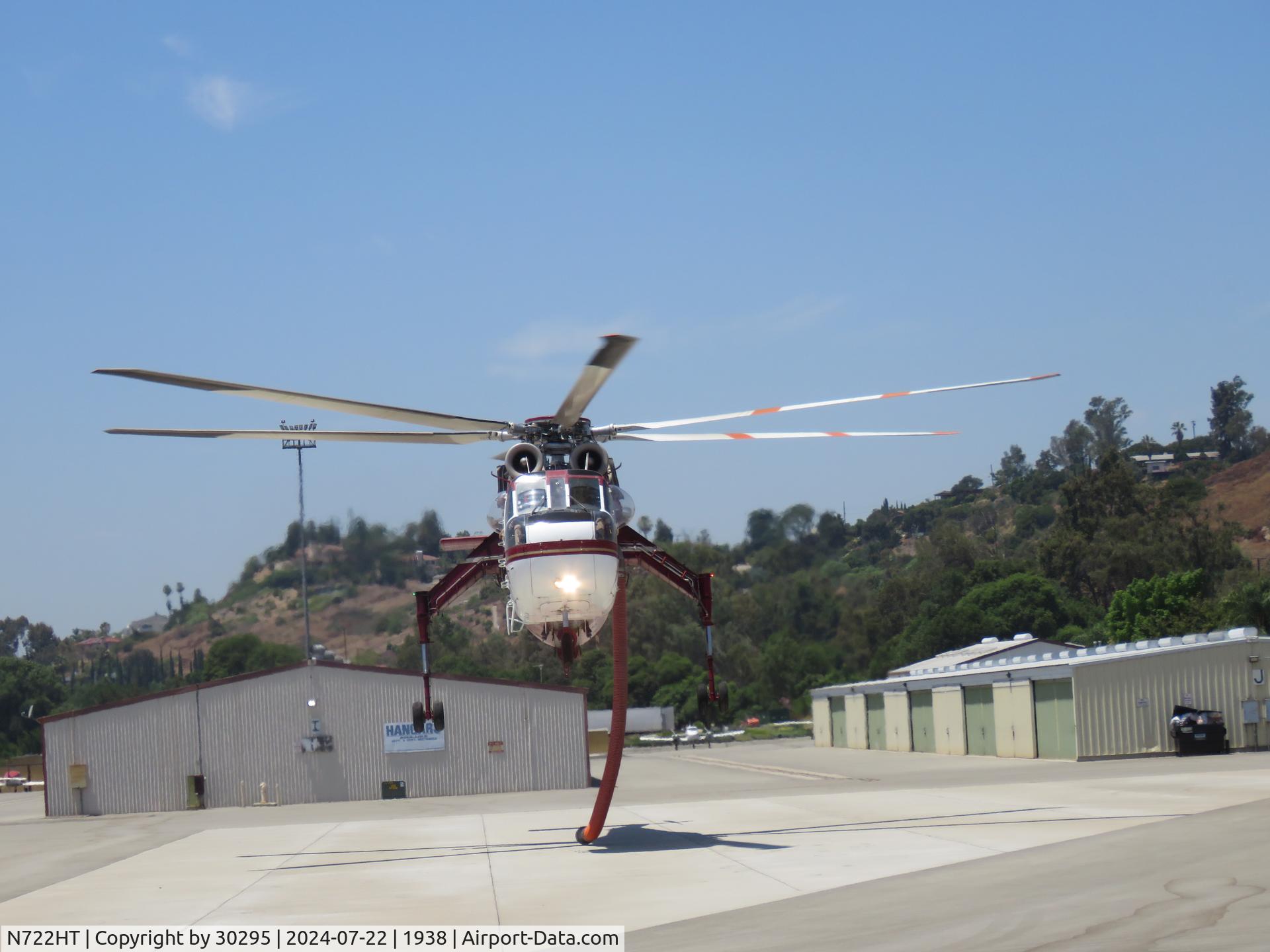 N722HT, 1969 Sikorsky CH-54B Tarhe C/N 64-075, Lifting off