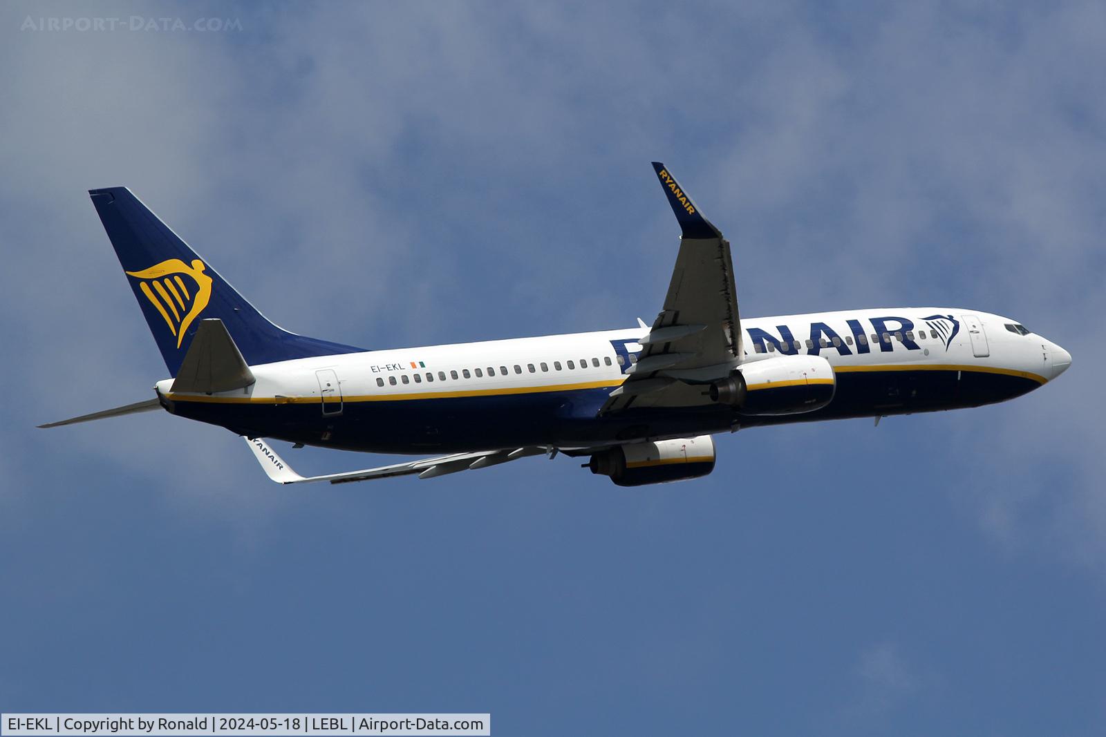 EI-EKL, 2010 Boeing 737-8AS C/N 38498, at bcn