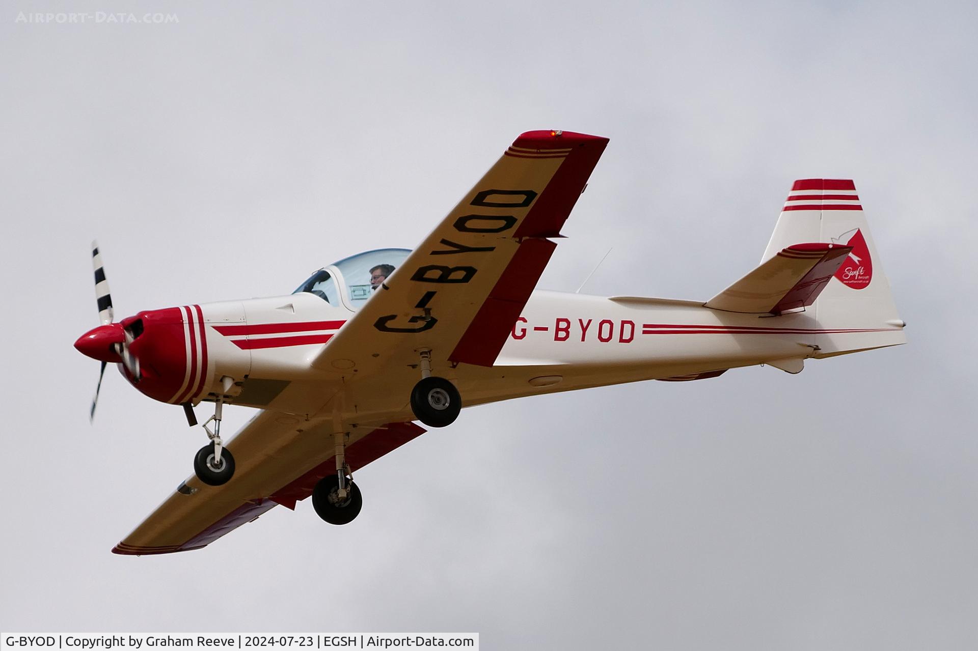 G-BYOD, 2001 Slingsby T-67M-200 Firefly C/N 2265, Landing at Norwich.