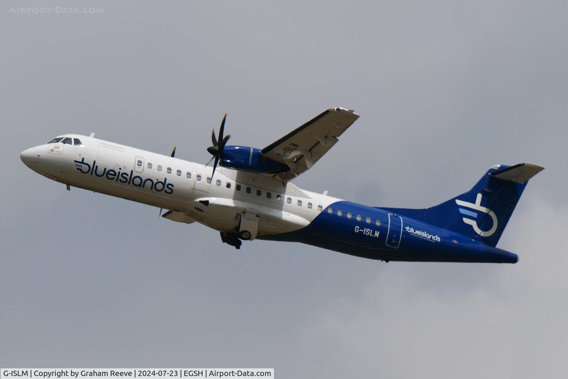 G-ISLM, 2007 ATR 72-212A C/N 762, Departing from Norwich.