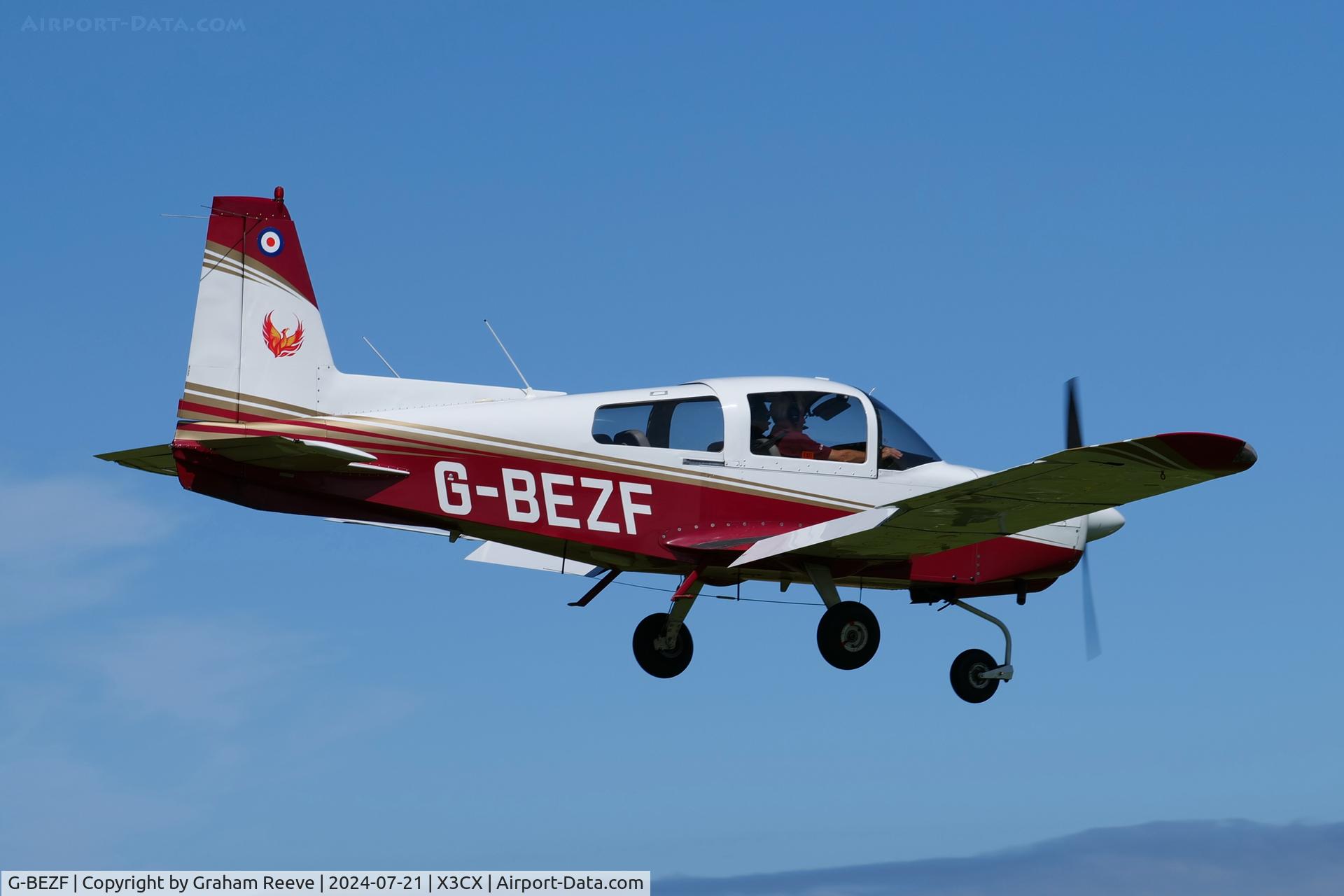 G-BEZF, 1974 Grumman American AA-5 Traveler C/N AA5-0538, Landing at Northrepps.