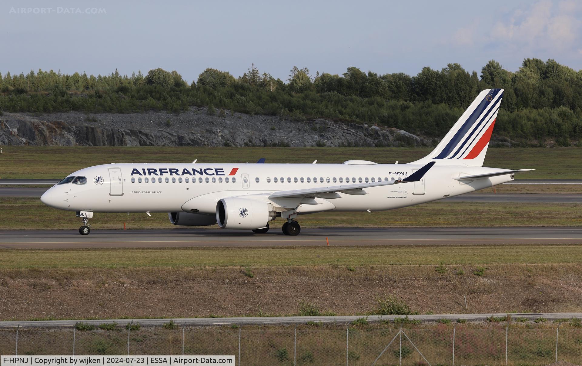 F-HPNJ, 2024 Airbus A220-300 C/N 55281, Twy W