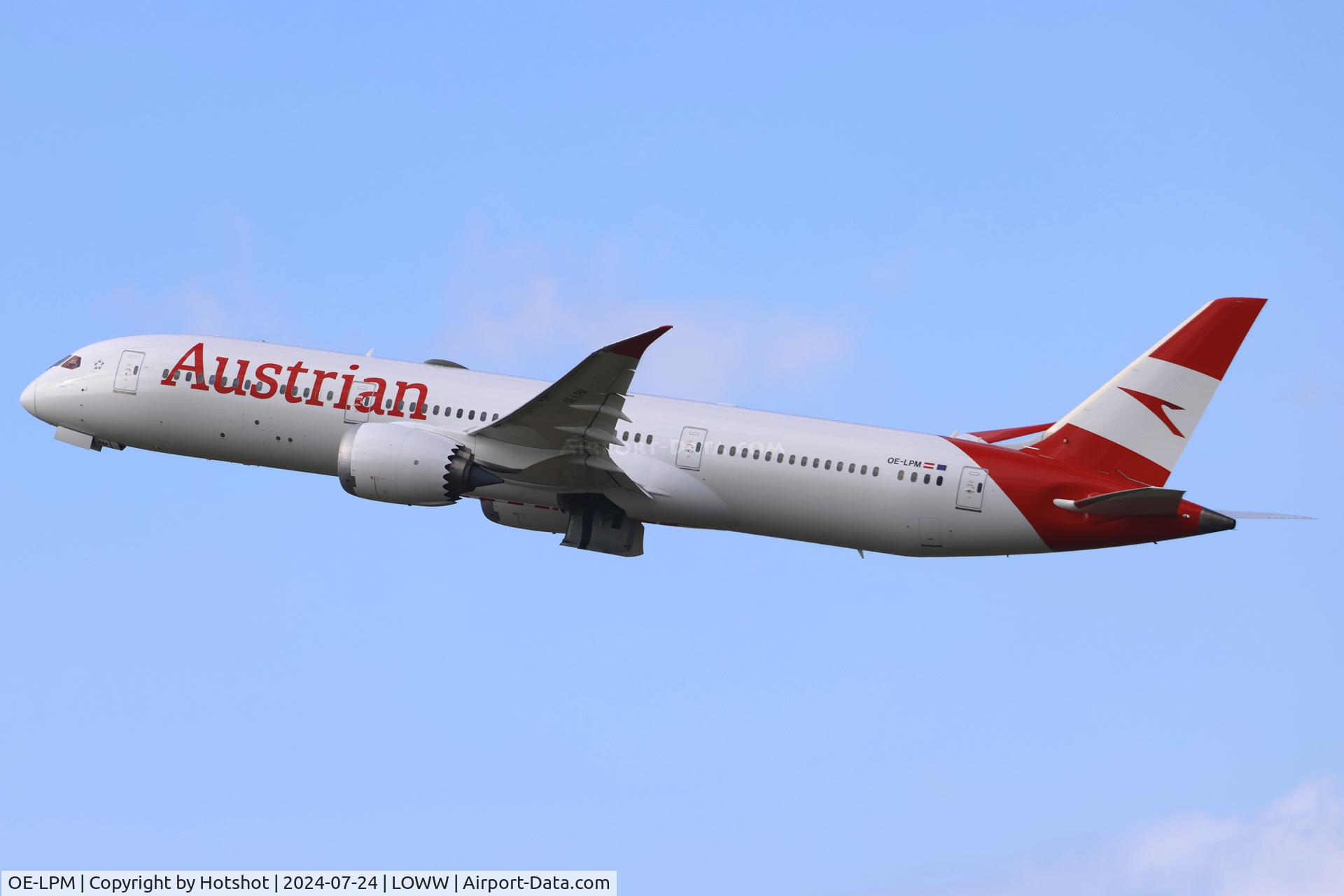 OE-LPM, 2019 Boeing 787-9 Dreamliner C/N 62736, Closing gear doors after departure from runway 29 bound for JFK