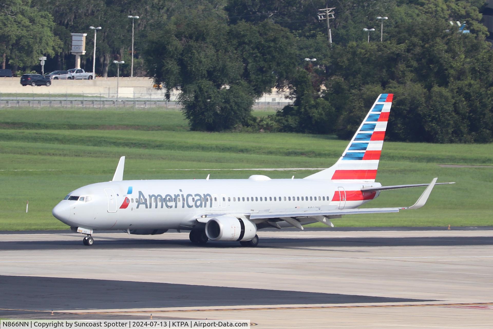 N866NN, 2010 Boeing 737-823 C/N 40584, American Flight 615 arrives on Runway 19R at Tampa International Airport following flight from Miami International Airport