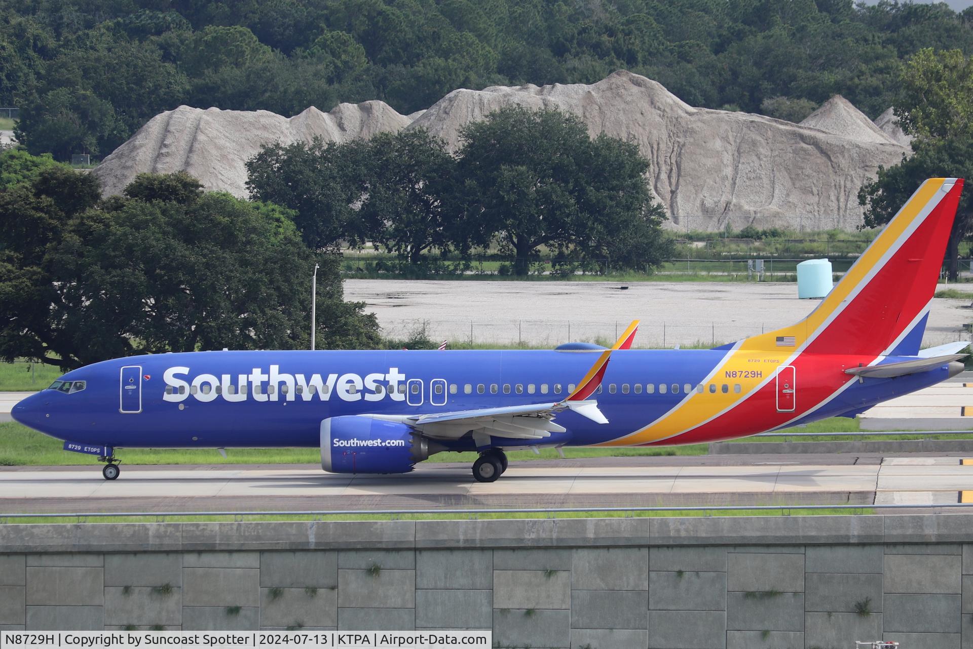 N8729H, 2018 Boeing 737-8 MAX C/N 37043, Southwest Flight 1209 taxis at Tampa International Airport prior to flight to TF Green Airport