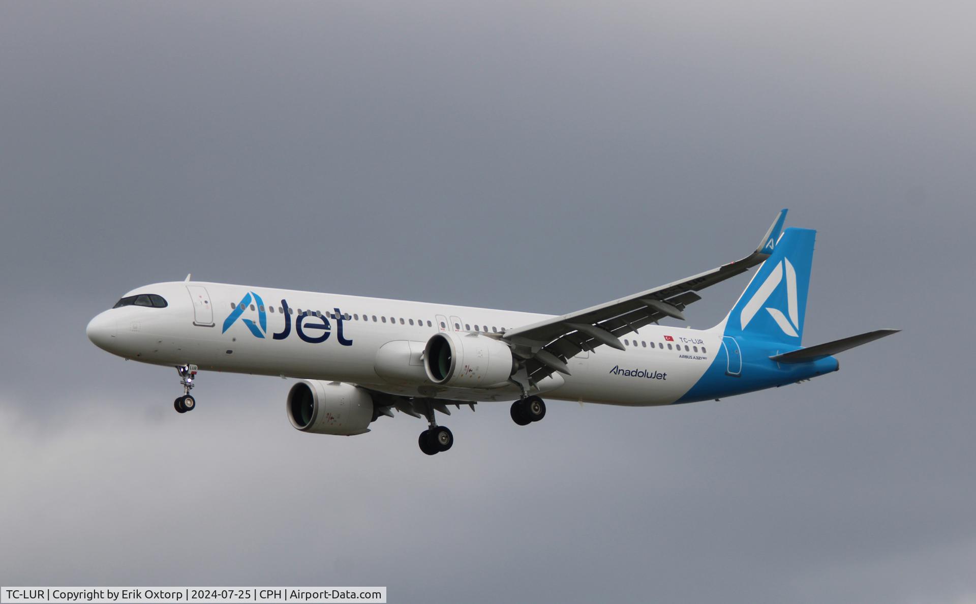 TC-LUR, 2023 Airbus A321-271NX C/N 11658, TC-LUR landing rw 22L