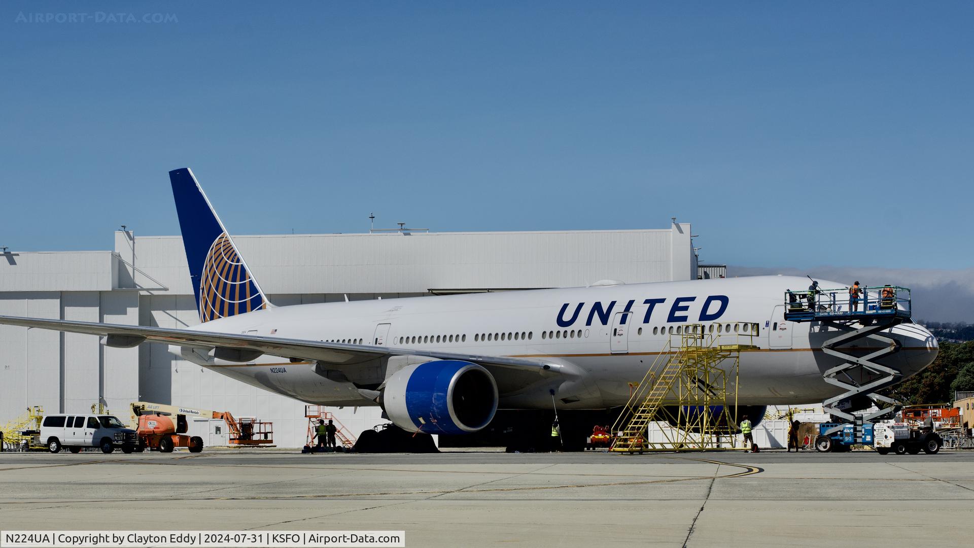 N224UA, 2001 Boeing 777-222 C/N 30225, Plane wash. SFO 2024.