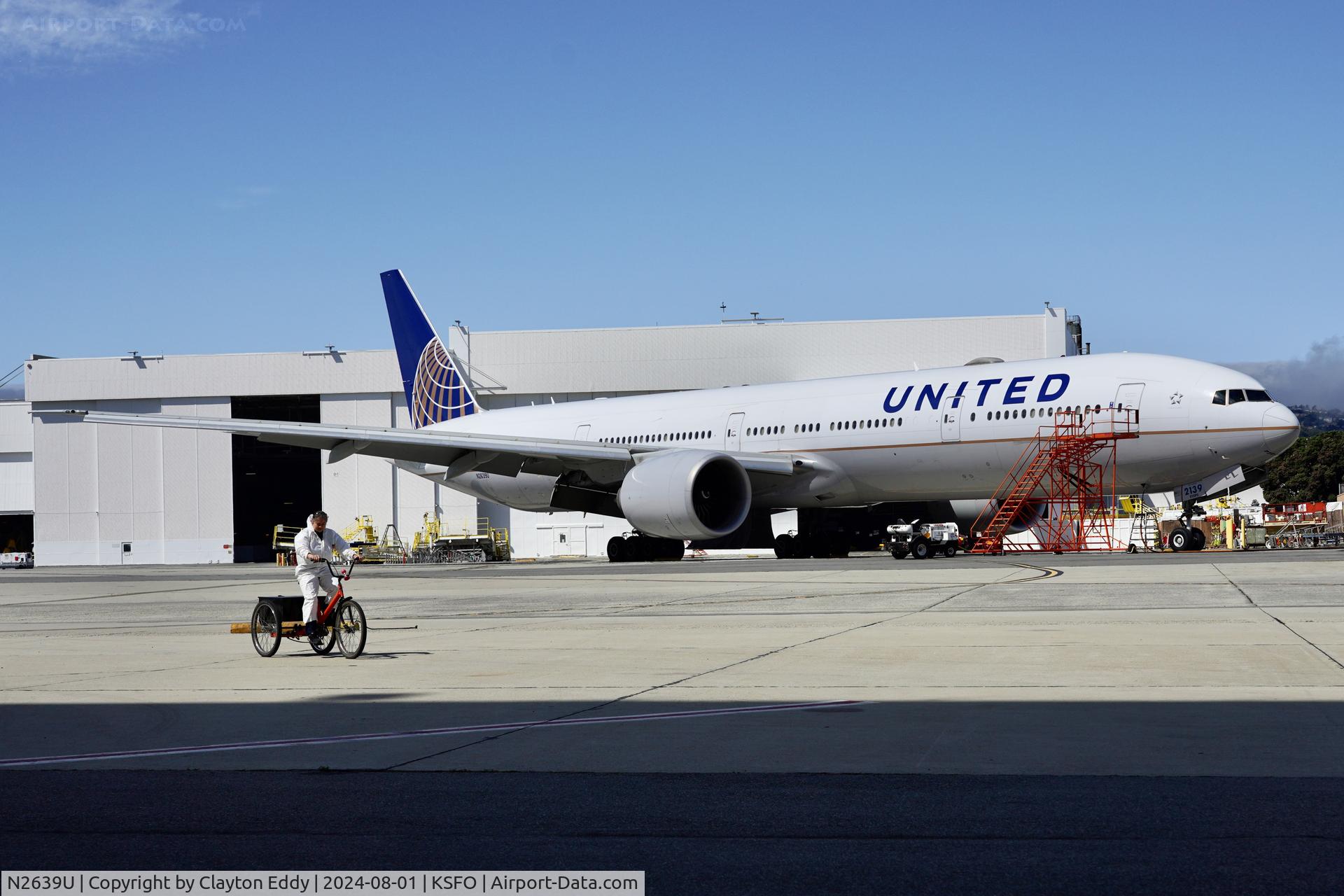 N2639U, 2017 Boeing 777-300/ER C/N 62650, SFO 2024.