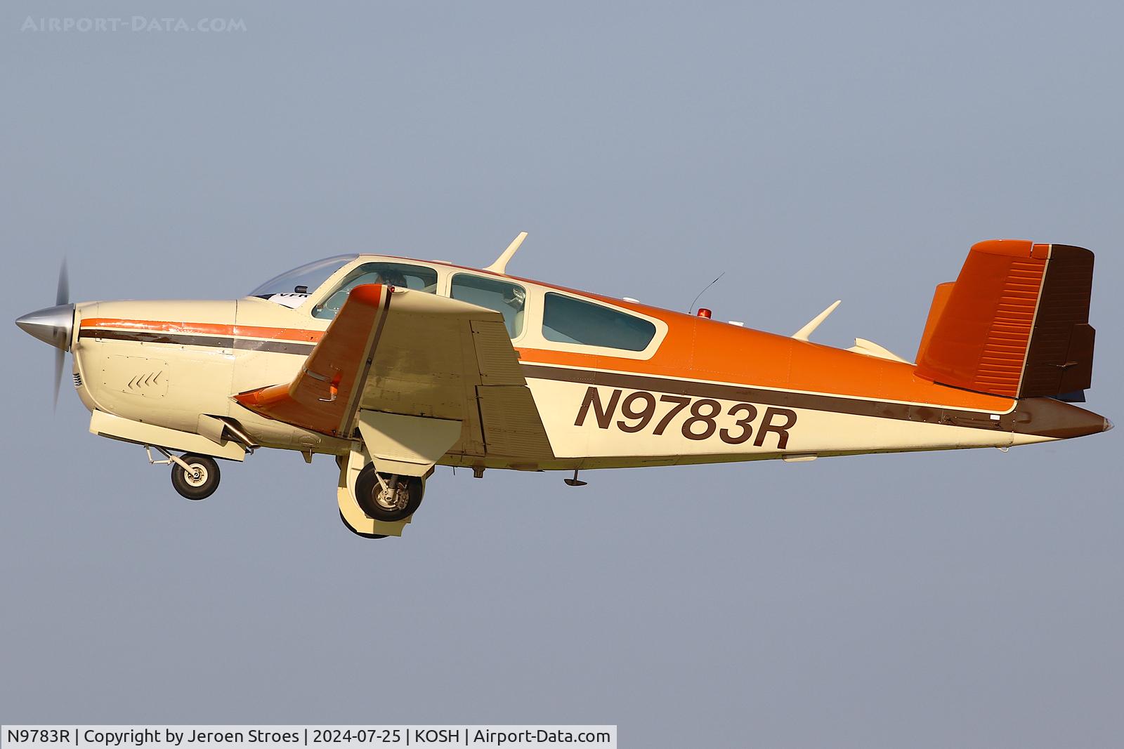 N9783R, 1960 Beech M35 Bonanza C/N D-6488, kosh