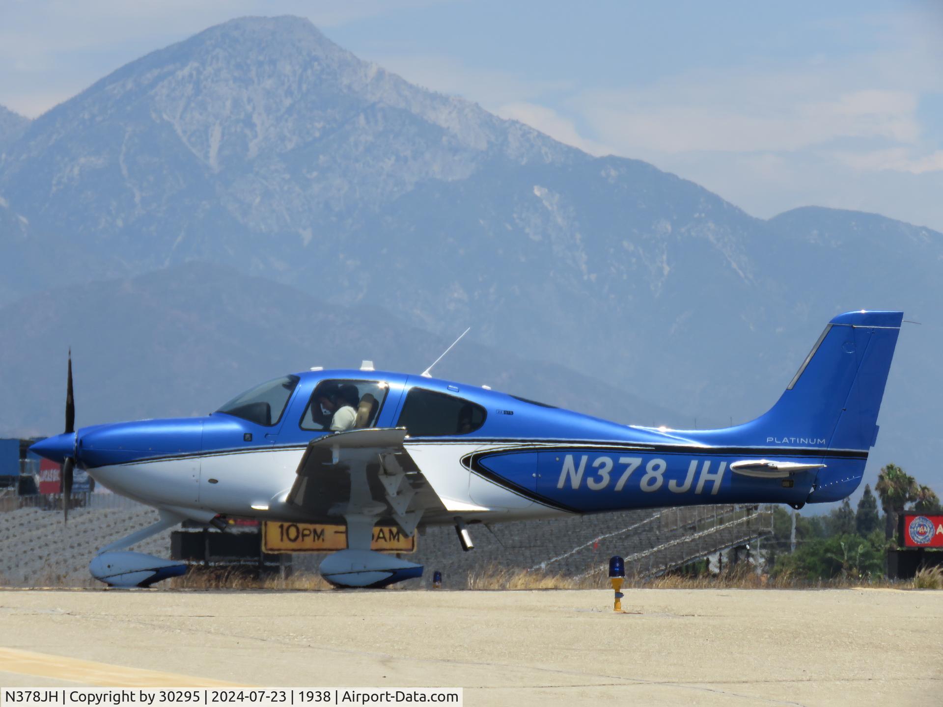 N378JH, 2022 Cirrus SR22 C/N 8932, Waiting