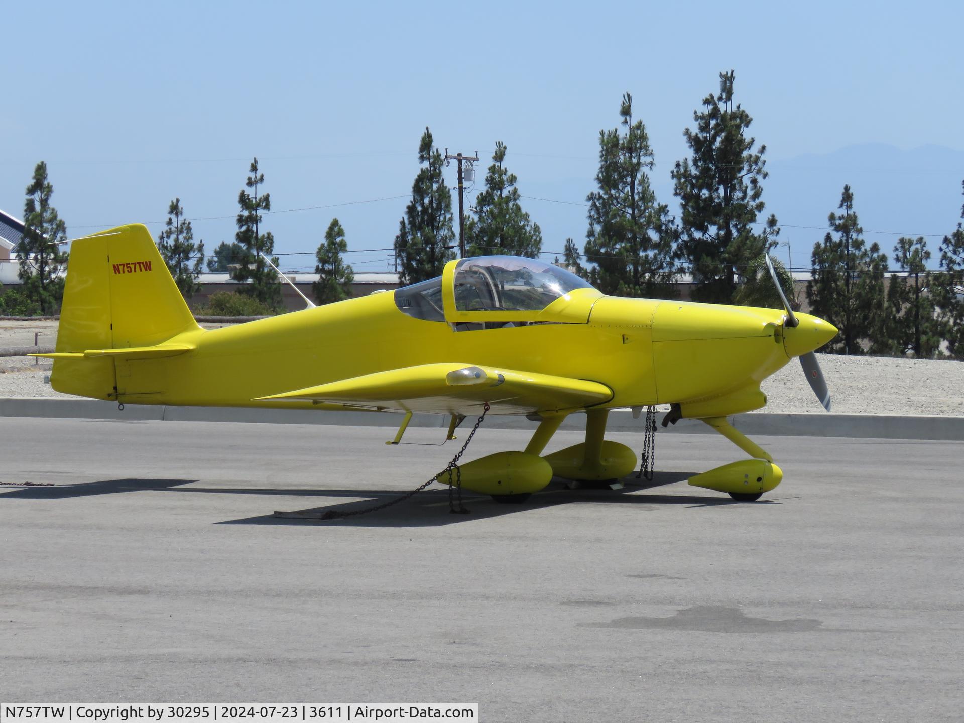 N757TW, 2002 Vans RV-6A C/N 23911, Parked