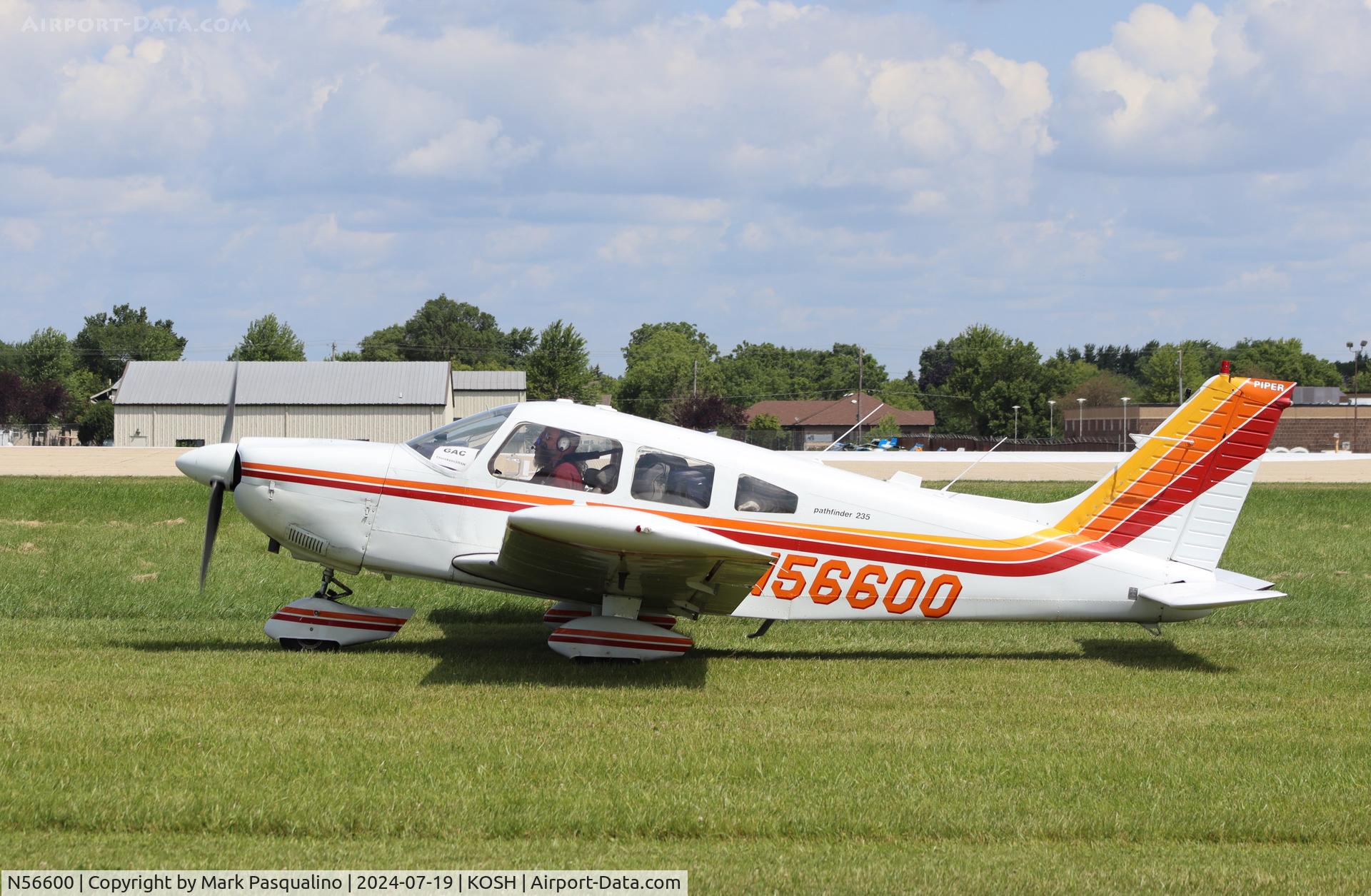 N56600, Piper PA-28-235 C/N 28-7410014, Piper PA-28-235
