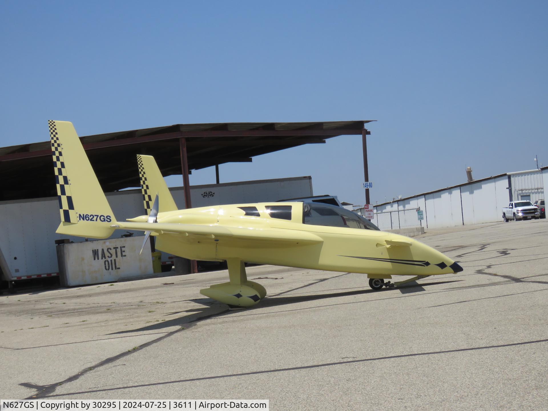 N627GS, 2015 Co-Z Cozy Mark III C/N 272, Parked