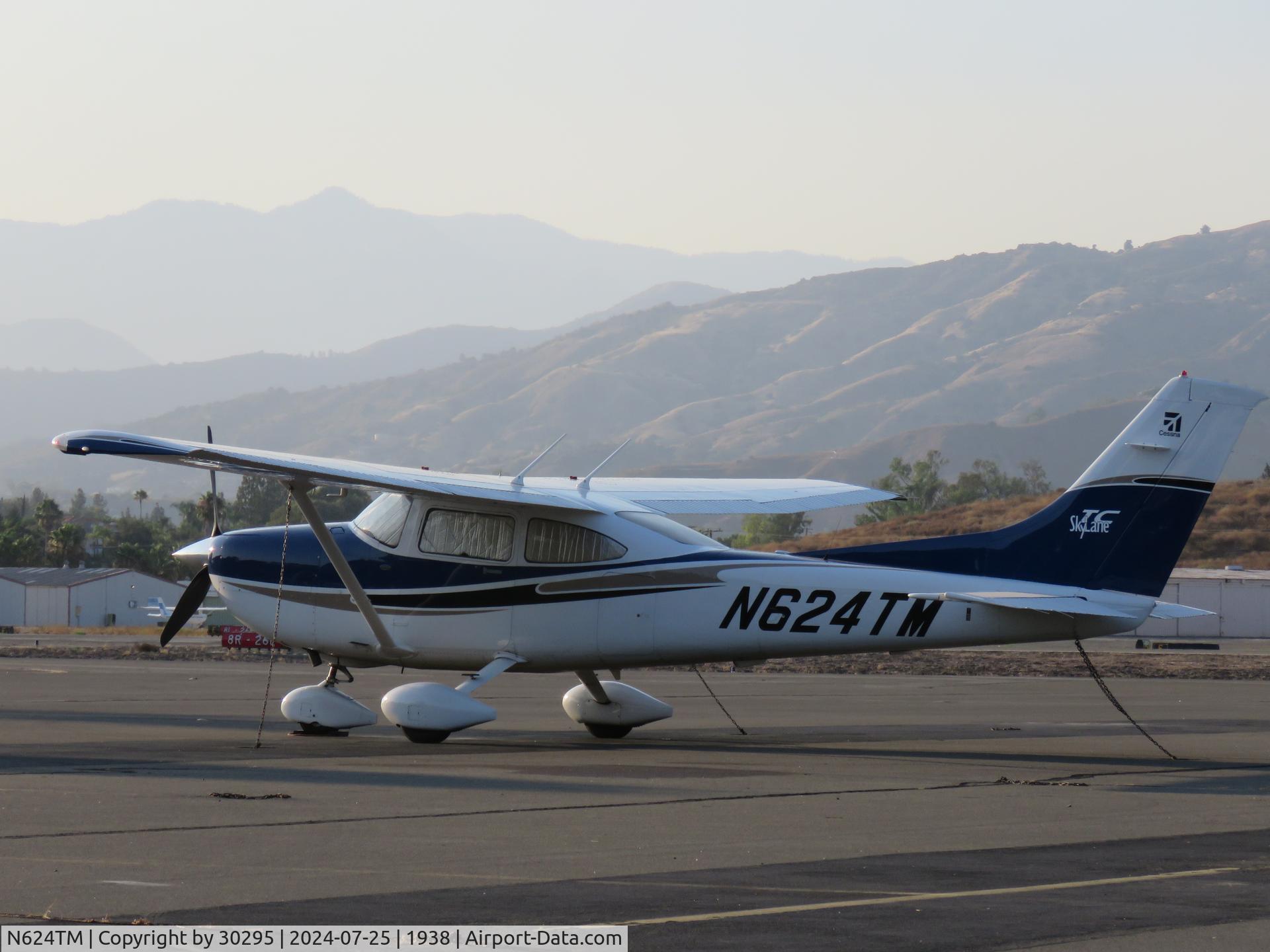 N624TM, Cessna T182T Turbo Skylane C/N T18208244, Parked