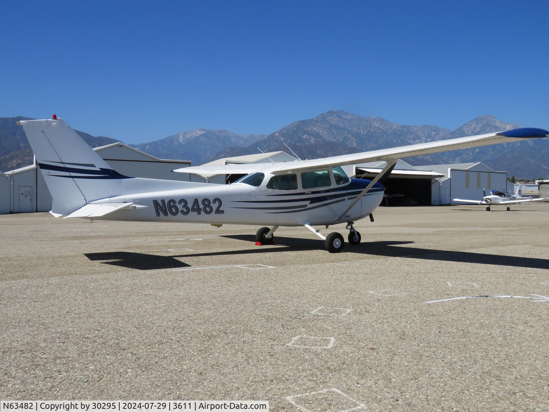 N63482, 1981 Cessna 172P C/N 17275437, New paint