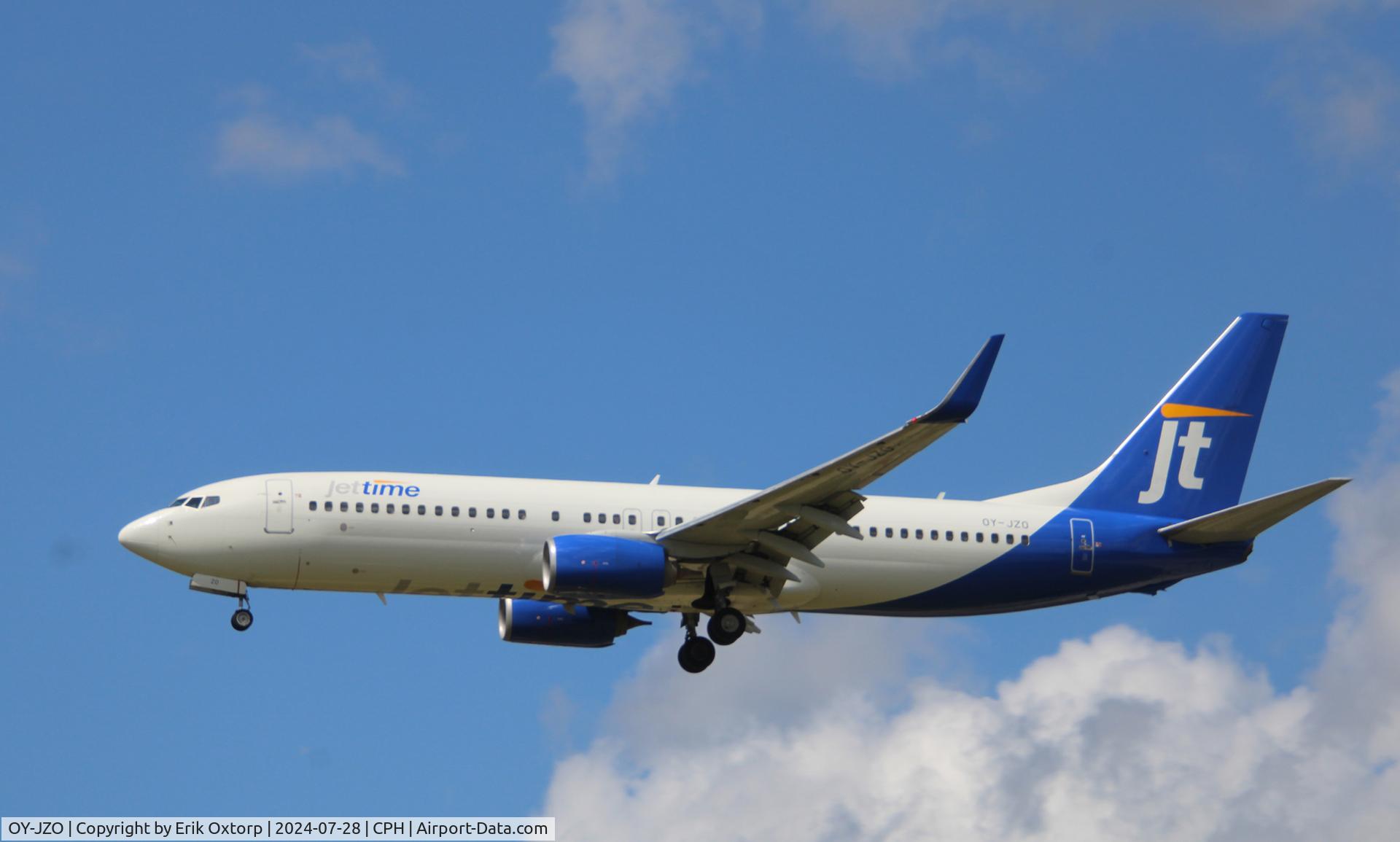 OY-JZO, 2013 Boeing 737-8U3 C/N 38072, OY-JZO landing rw 22L