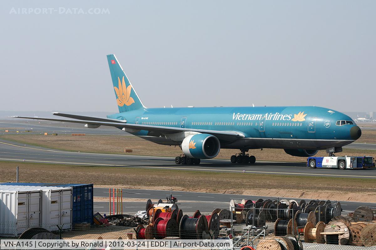 VN-A146, 2004 Boeing 777-26KER C/N 33504, at fra