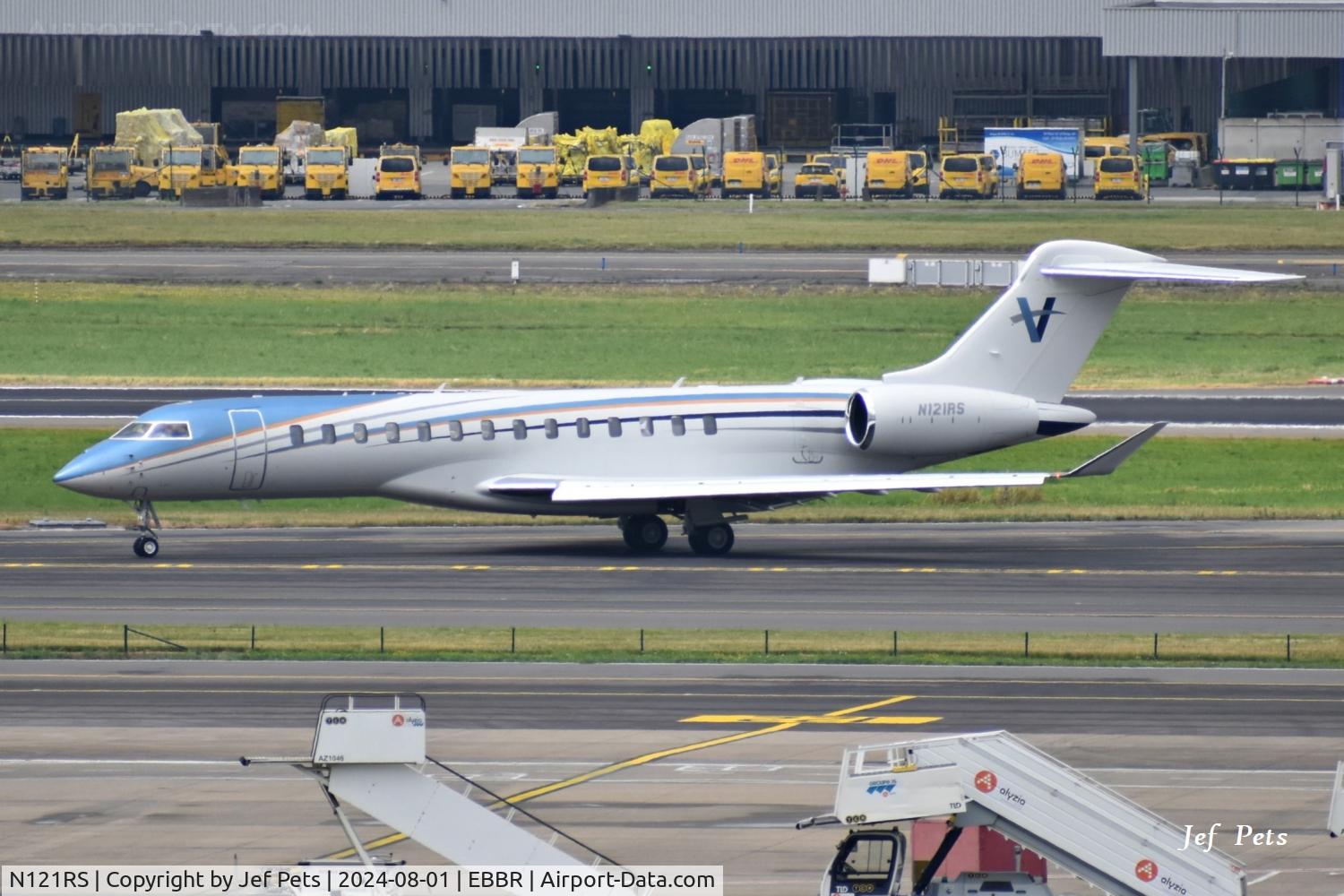 N121RS, 2020 Bombardier BD-700-2A12 Global 7500 C/N 70042, At Brussels Airport.