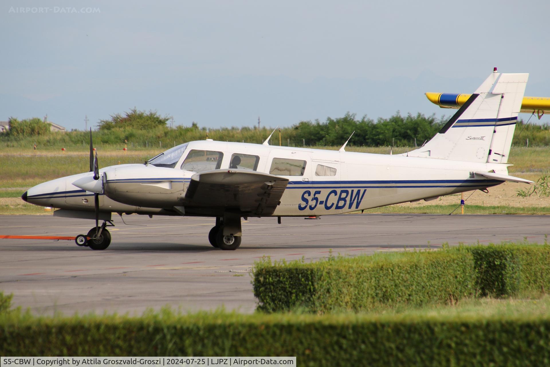 S5-CBW, 1986 Piper PA-34-220T C/N 34-8633014, LJPZ - Portorož Airport, Slovenia