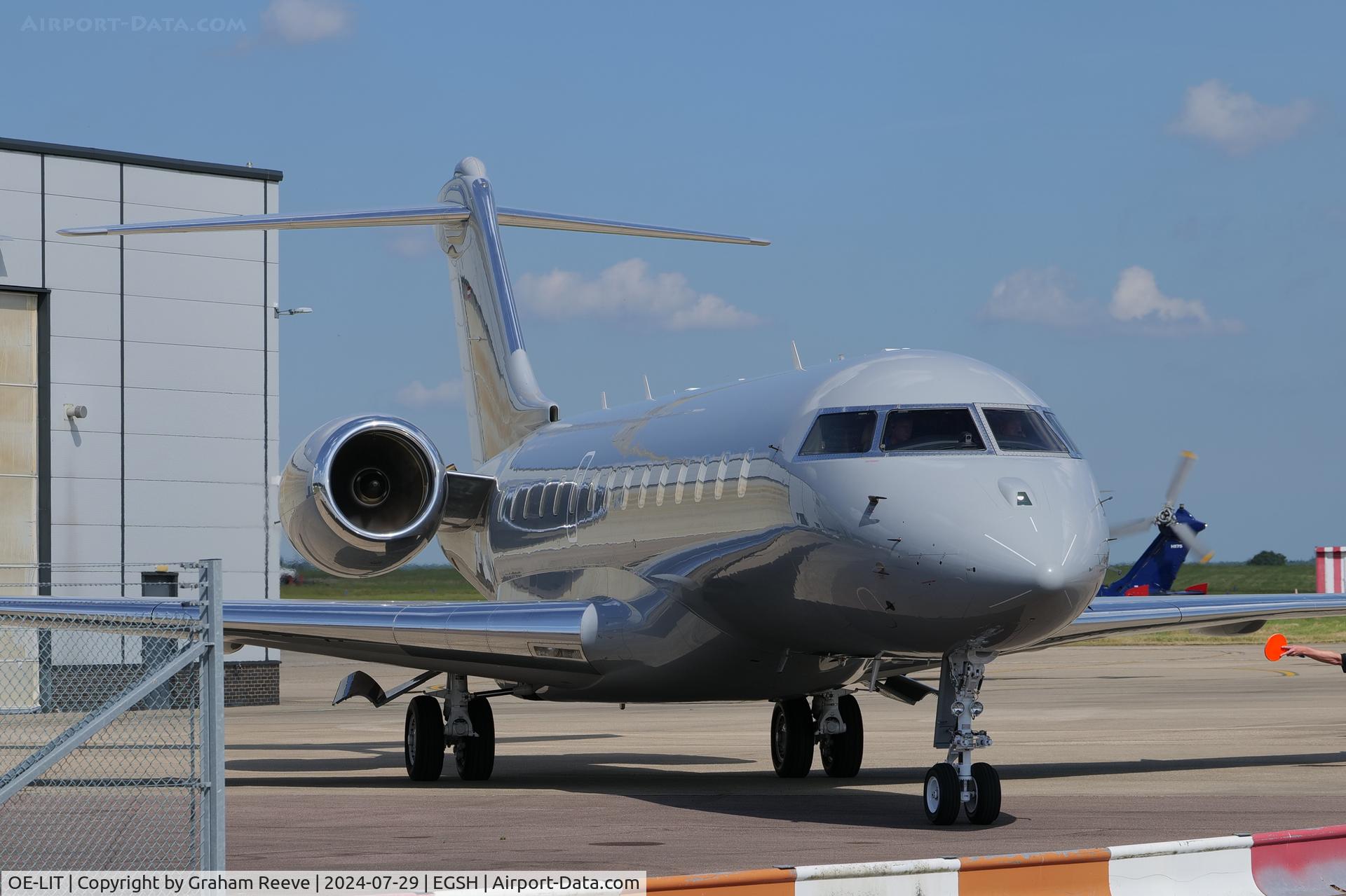 OE-LIT, 2013 Bombardier Global 6000 C/N 9548, Just landed at Norwich.