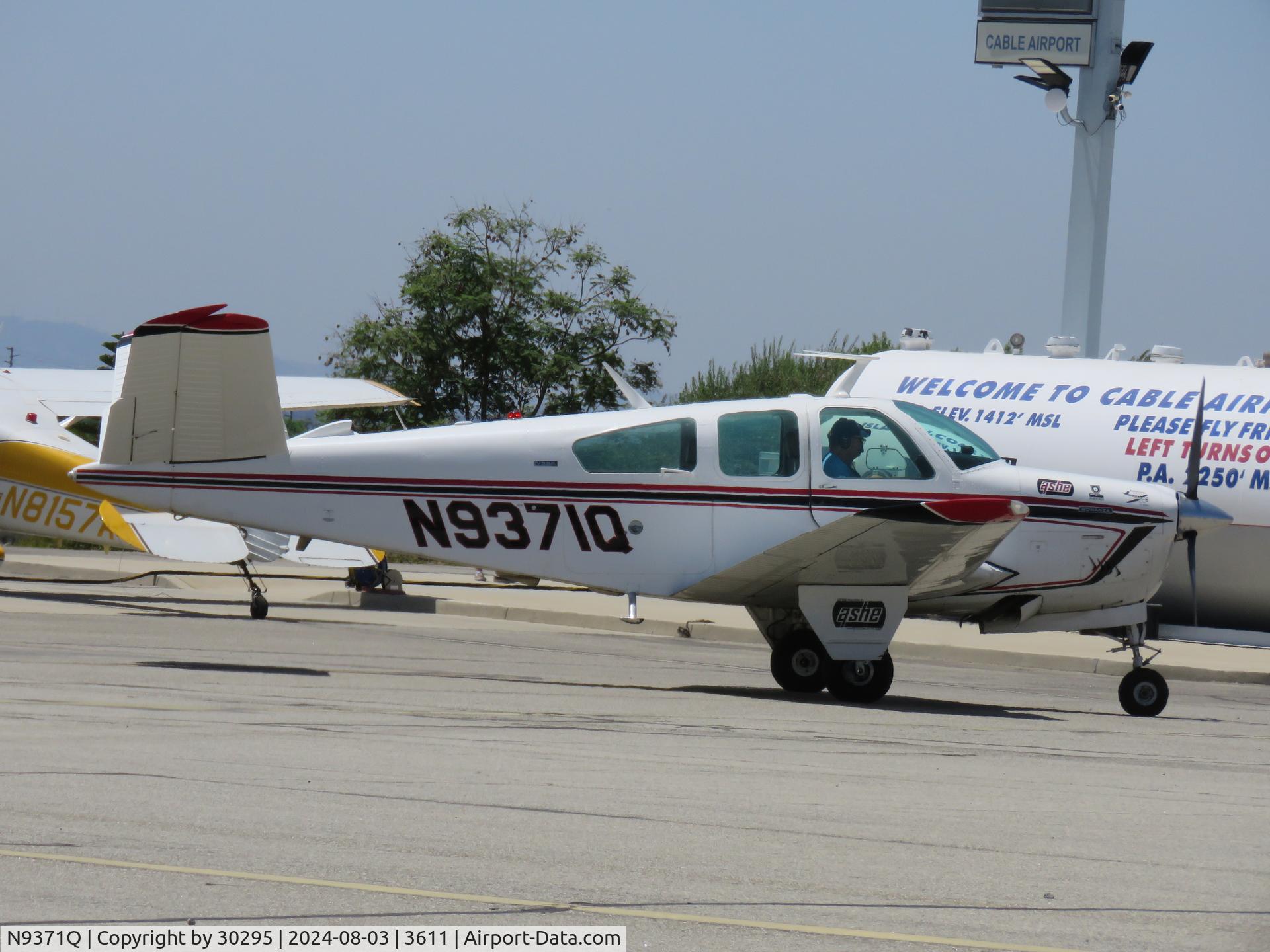 N9371Q, 1972 Beech V35B Bonanza C/N D-9309, Waiting to fuel
