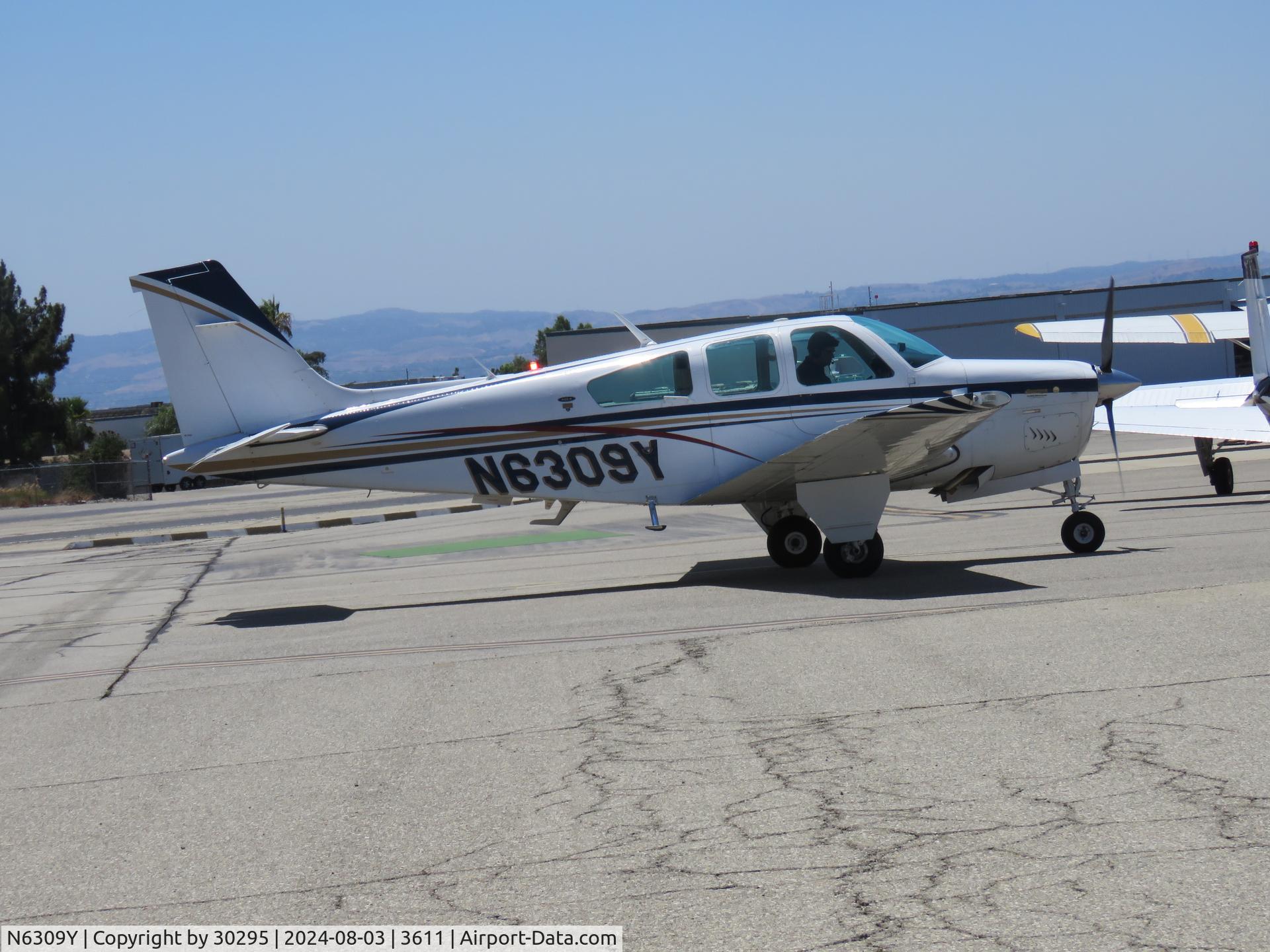 N6309Y, 1982 Beech F33A Bonanza C/N CE-996, Waiting to get fuel