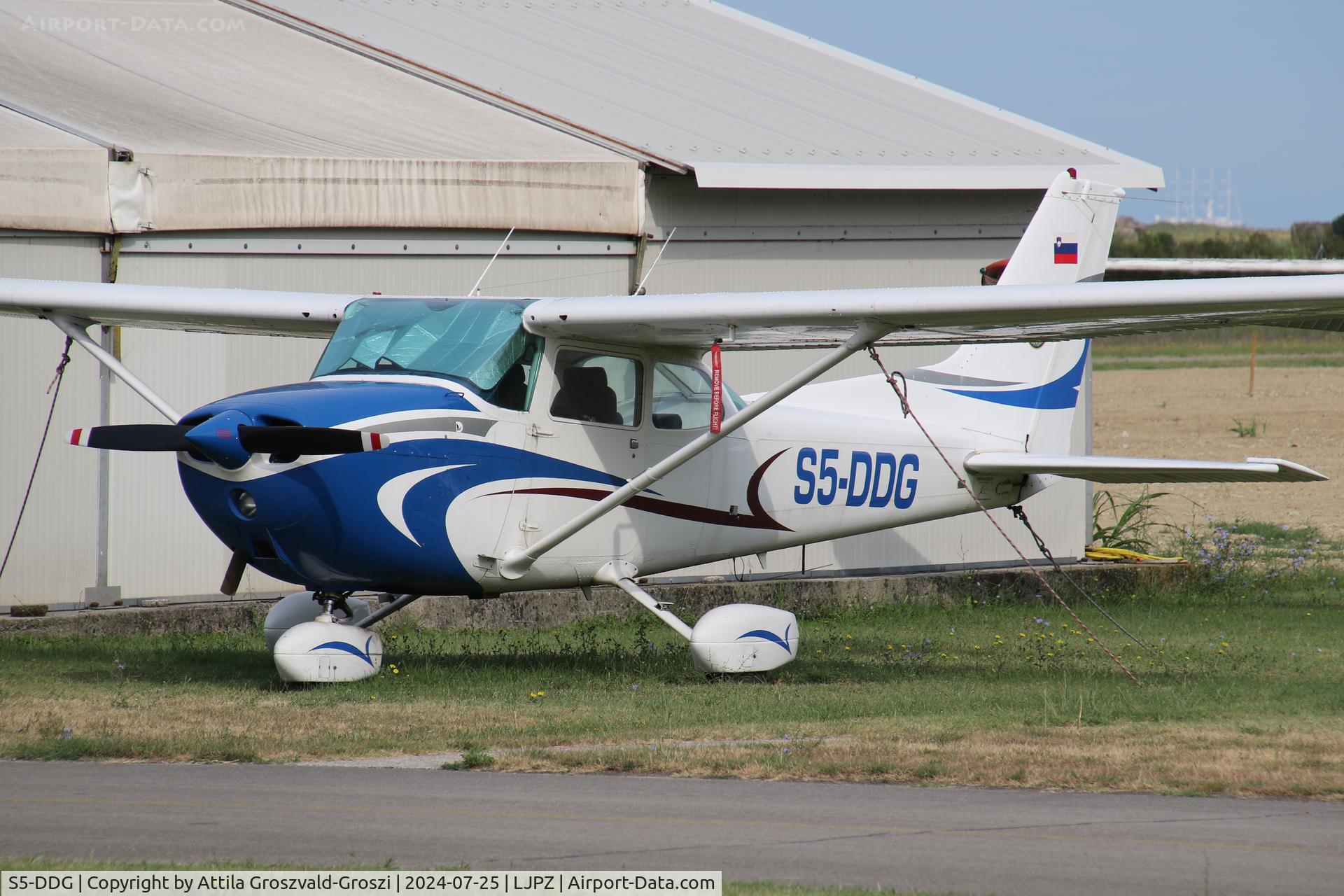S5-DDG, Cessna 172N C/N 172-7258, LJPZ - Portorož Airport, Slovenia