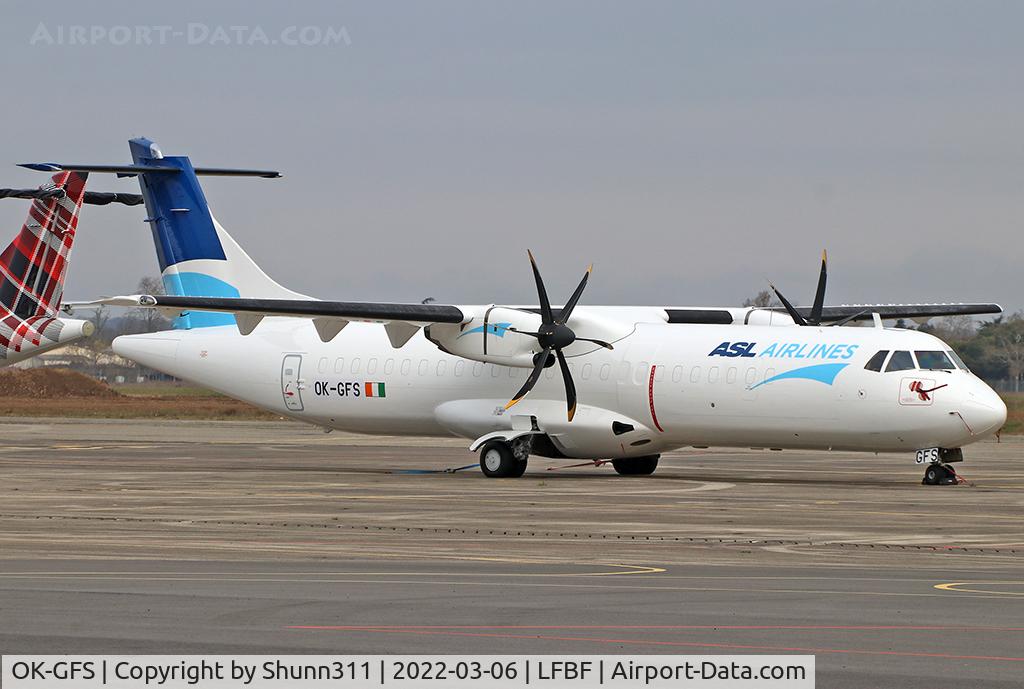 OK-GFS, 2001 ATR 72-212A C/N 679, Parked and waiting his delivery... Ex. CSA