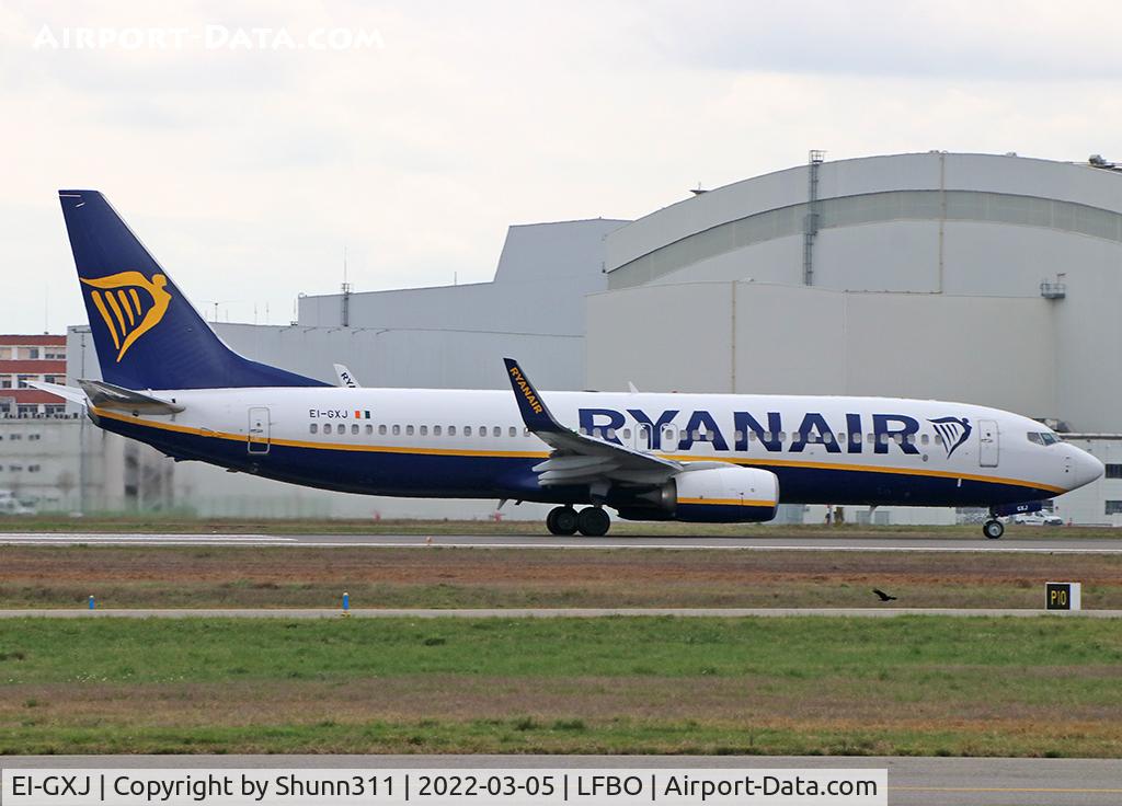 EI-GXJ, 2018 Boeing 737-800 C/N 44859, Departing from rwy 32R