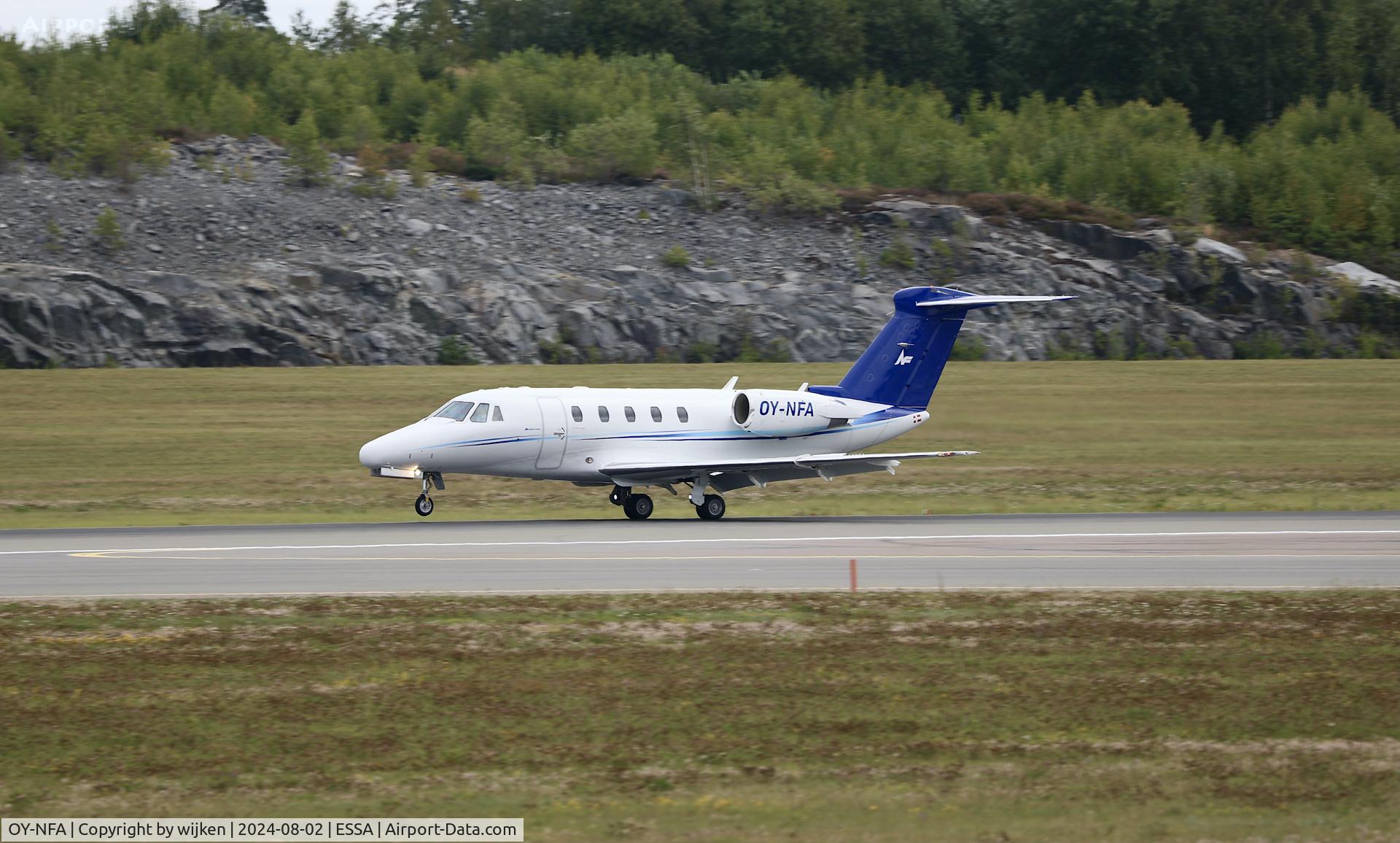 OY-NFA, 1999 Cessna 650 Citation VII C/N 650-7110, Rwy 01R