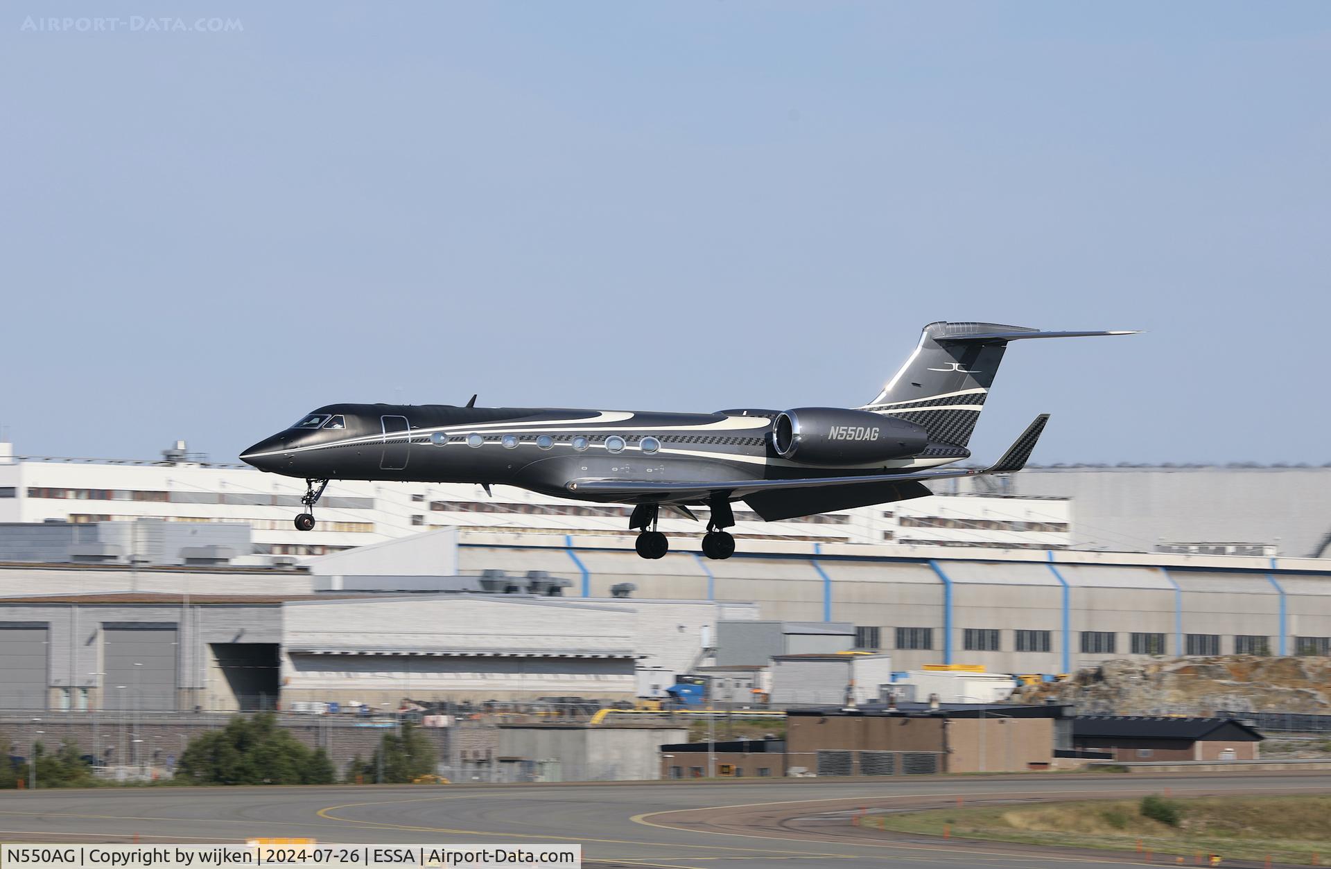 N550AG, 2011 Gulfstream Aerospace GV-SP (G550) C/N 5338, Rwy 19L