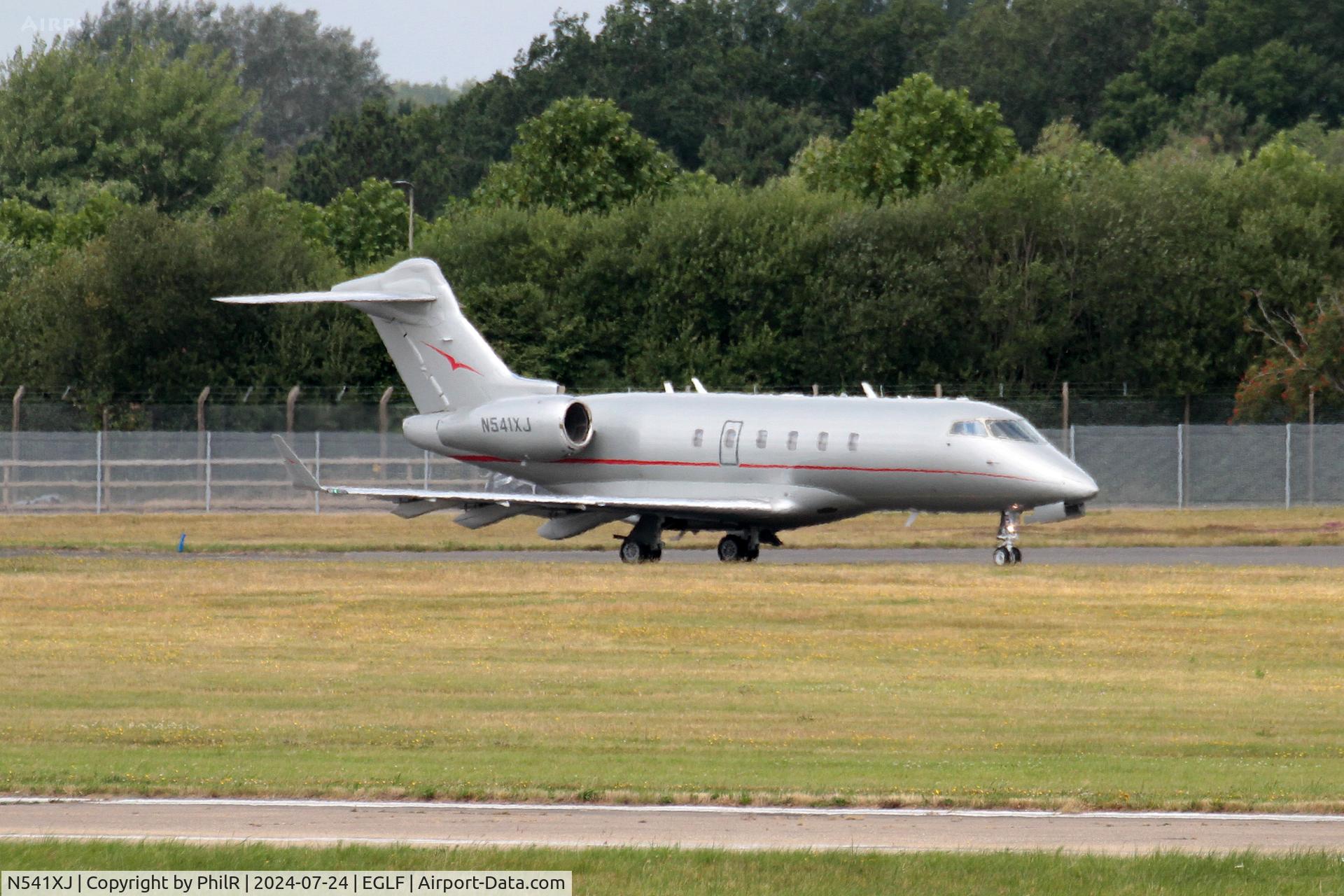 N541XJ, 2008 Bombardier Challenger 300 (BD-100-1A10) C/N 20239, N541XJ 2009 Bombardier Challenger 300 FIA Farnborough 24.07.24 (1)