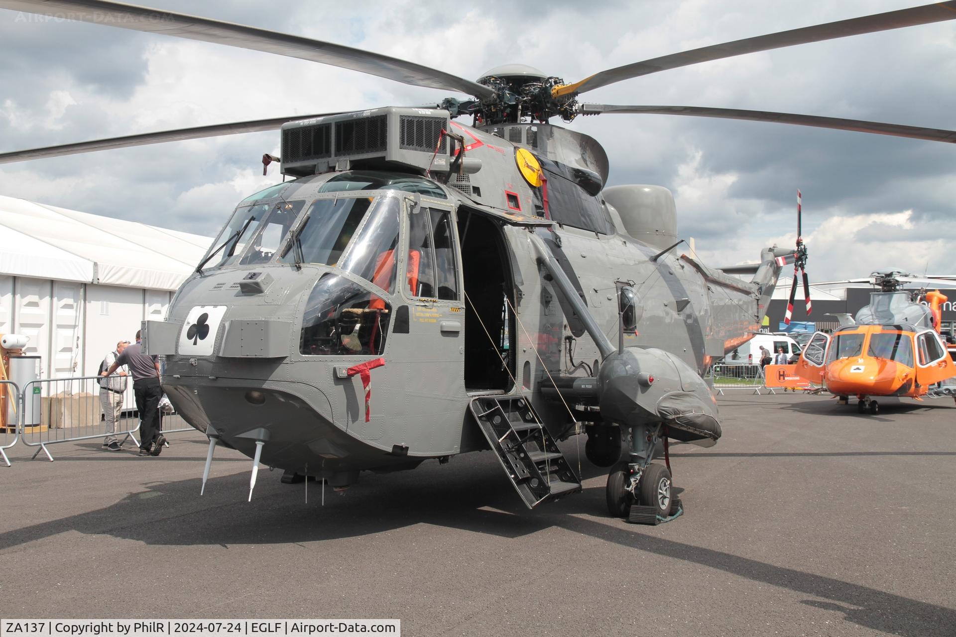 ZA137, 1981 Westland Sea King HU.5SAR C/N WA898, ZA137 Westland WS61 Sea King HU5 Heli Operations FIA Farnborough 24.07.24 (2)