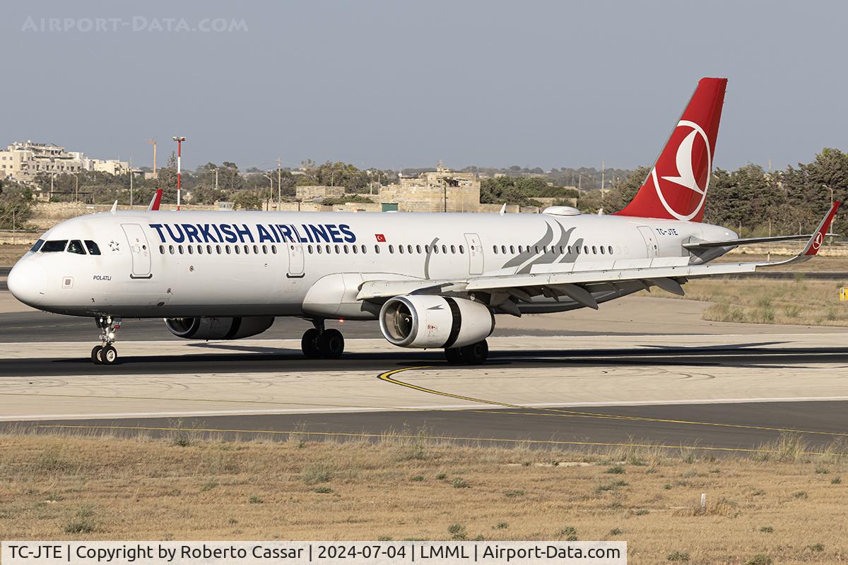 TC-JTE, 2015 Airbus A321-231 C/N 6869, Runway 31