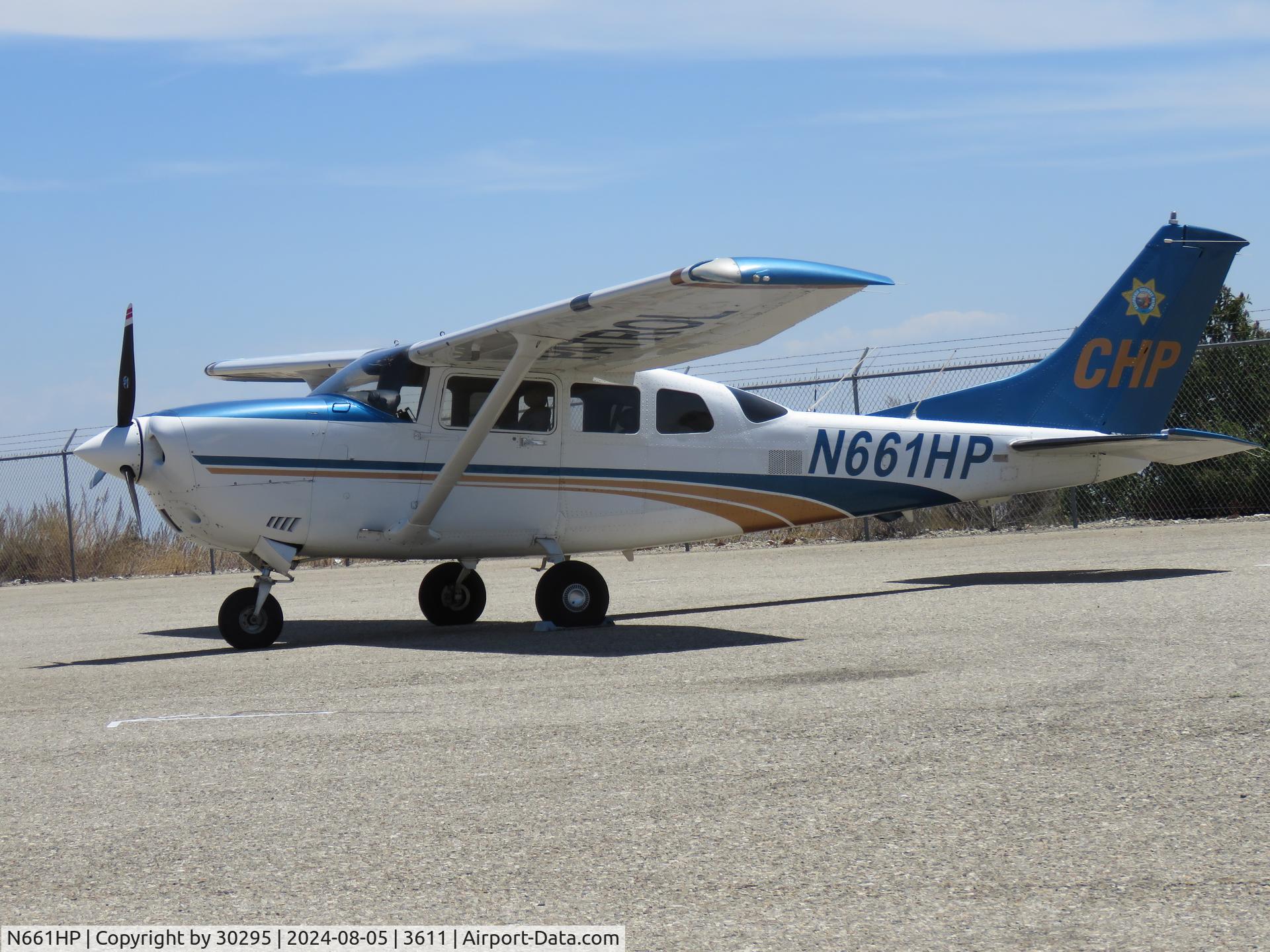 N661HP, 2000 Cessna T206H Turbo Stationair C/N T20608208, Parked
