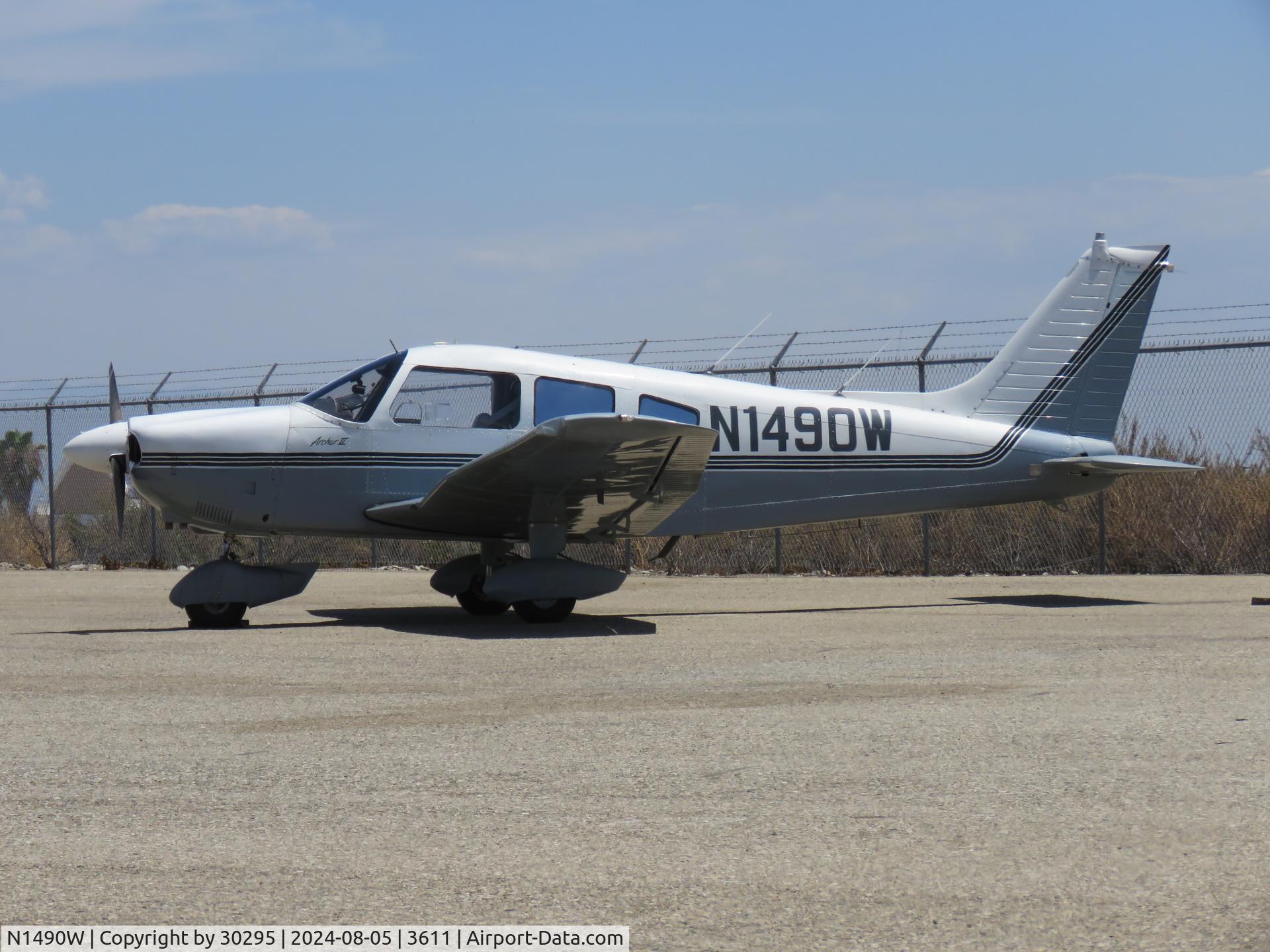 N1490W, 1976 Piper PA-28-181 C/N 28-7690282, Parked