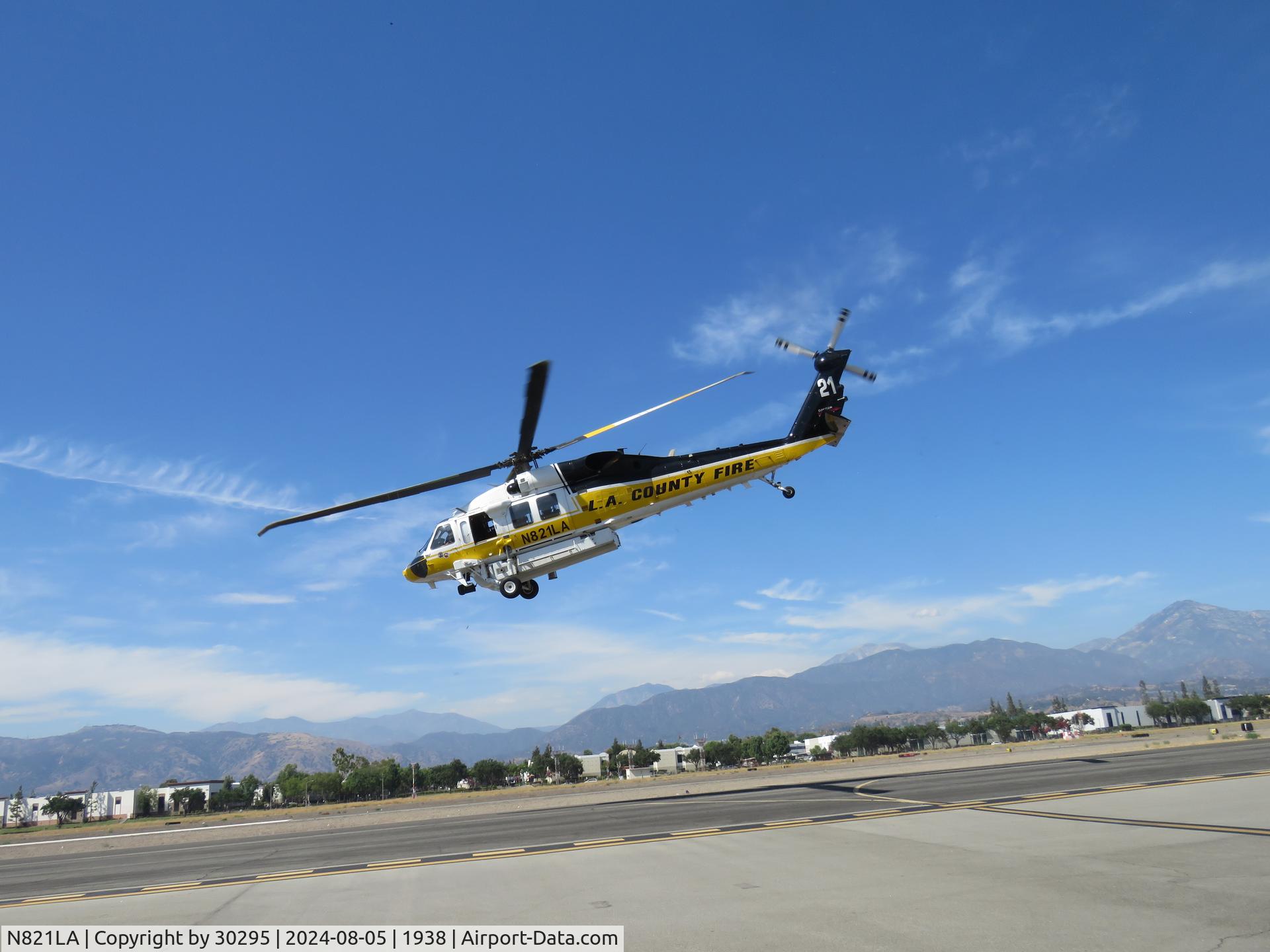 N821LA, 2017 Sikorsky S-70A (Fire Hawk) C/N 70.4023, Westbound